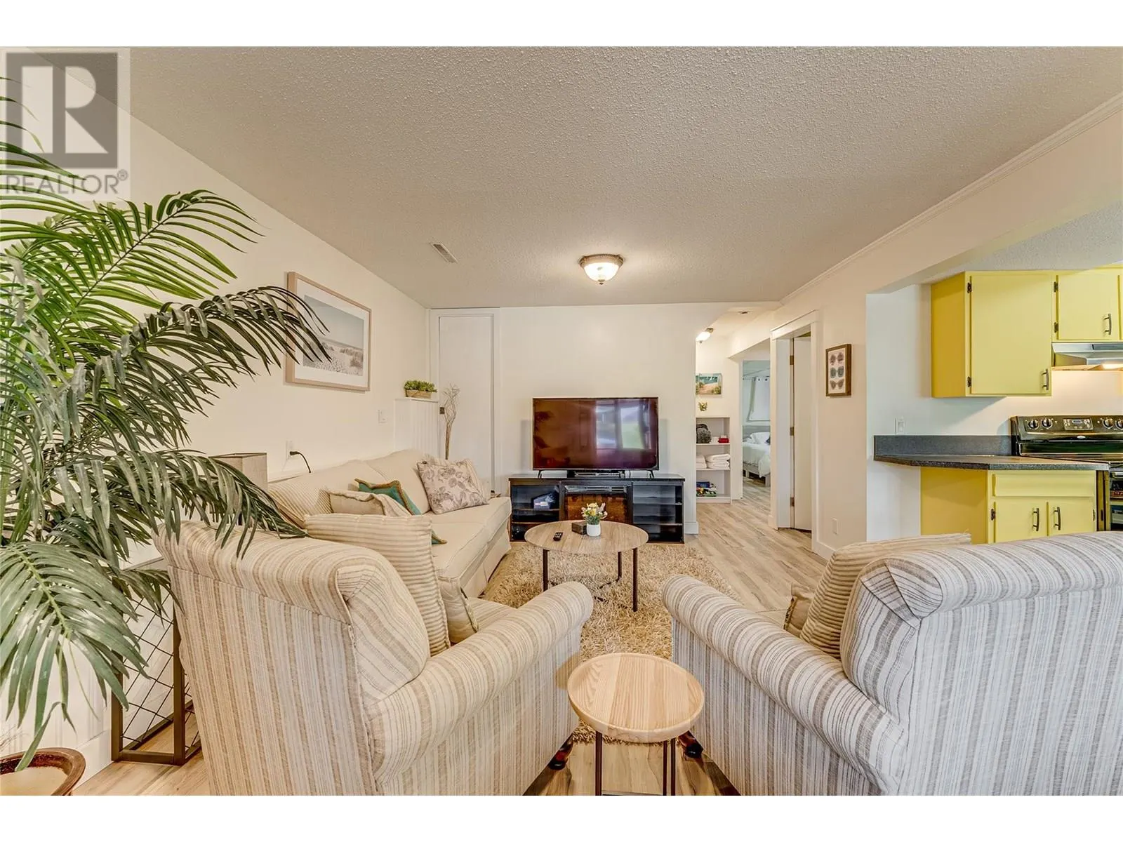 5867 Bella Vista Road