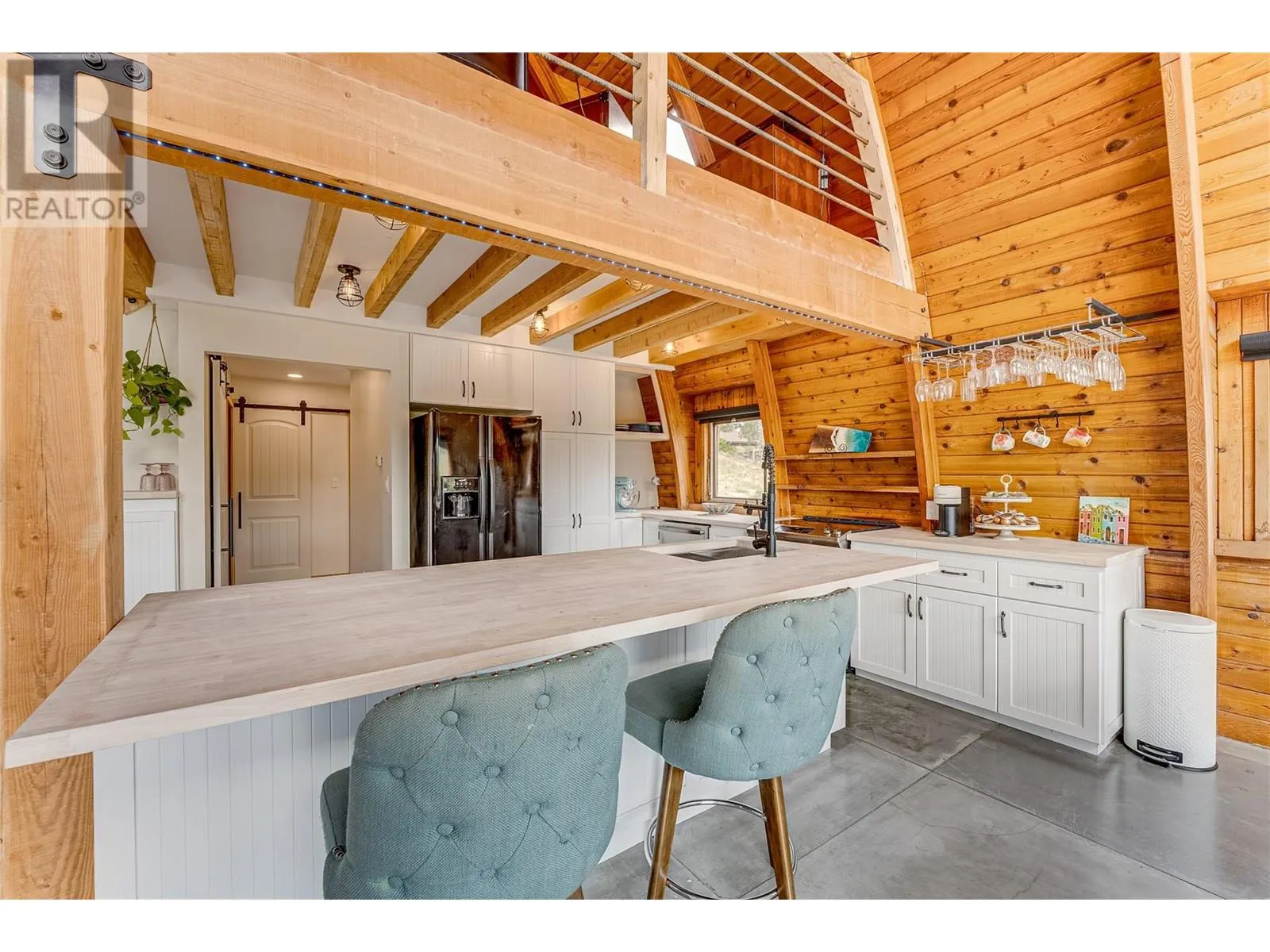 5867 Bella Vista Road