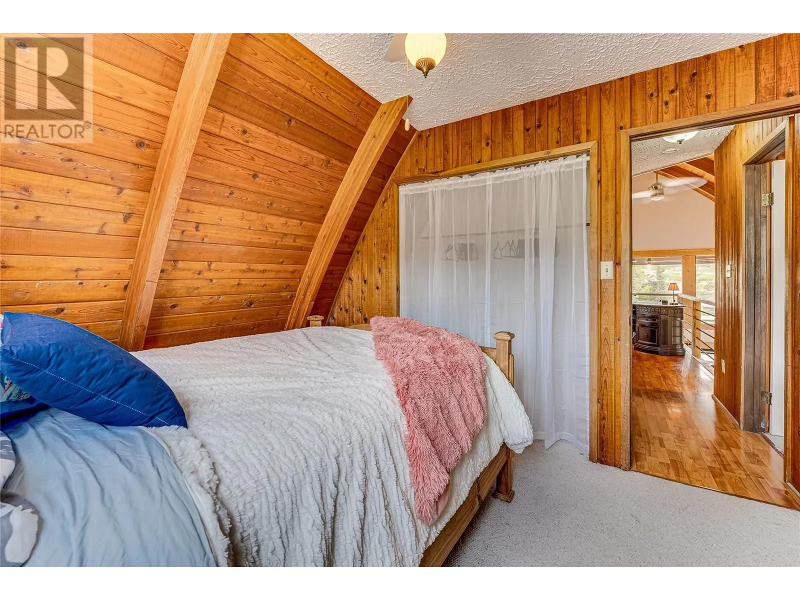 5867 Bella Vista Road