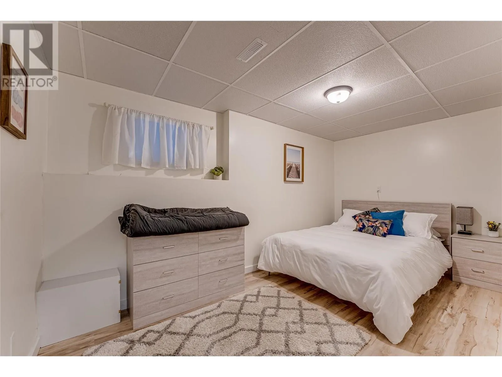 5867 Bella Vista Road