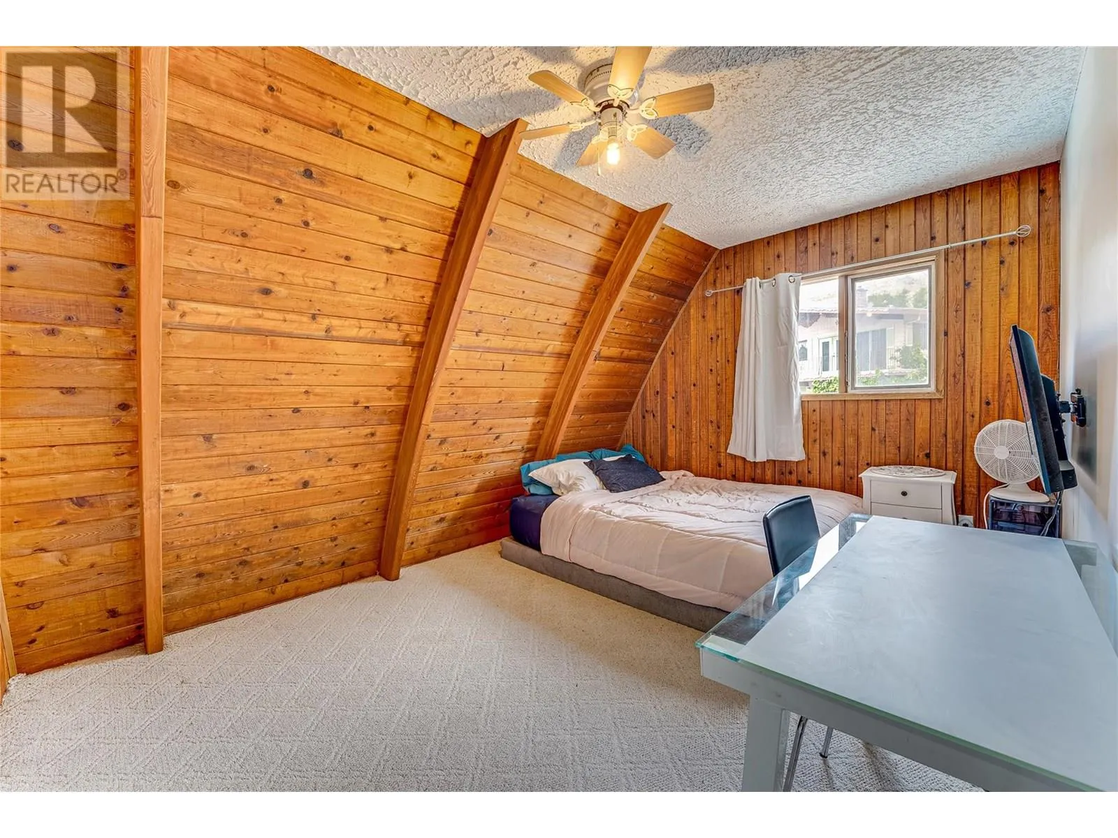 5867 Bella Vista Road