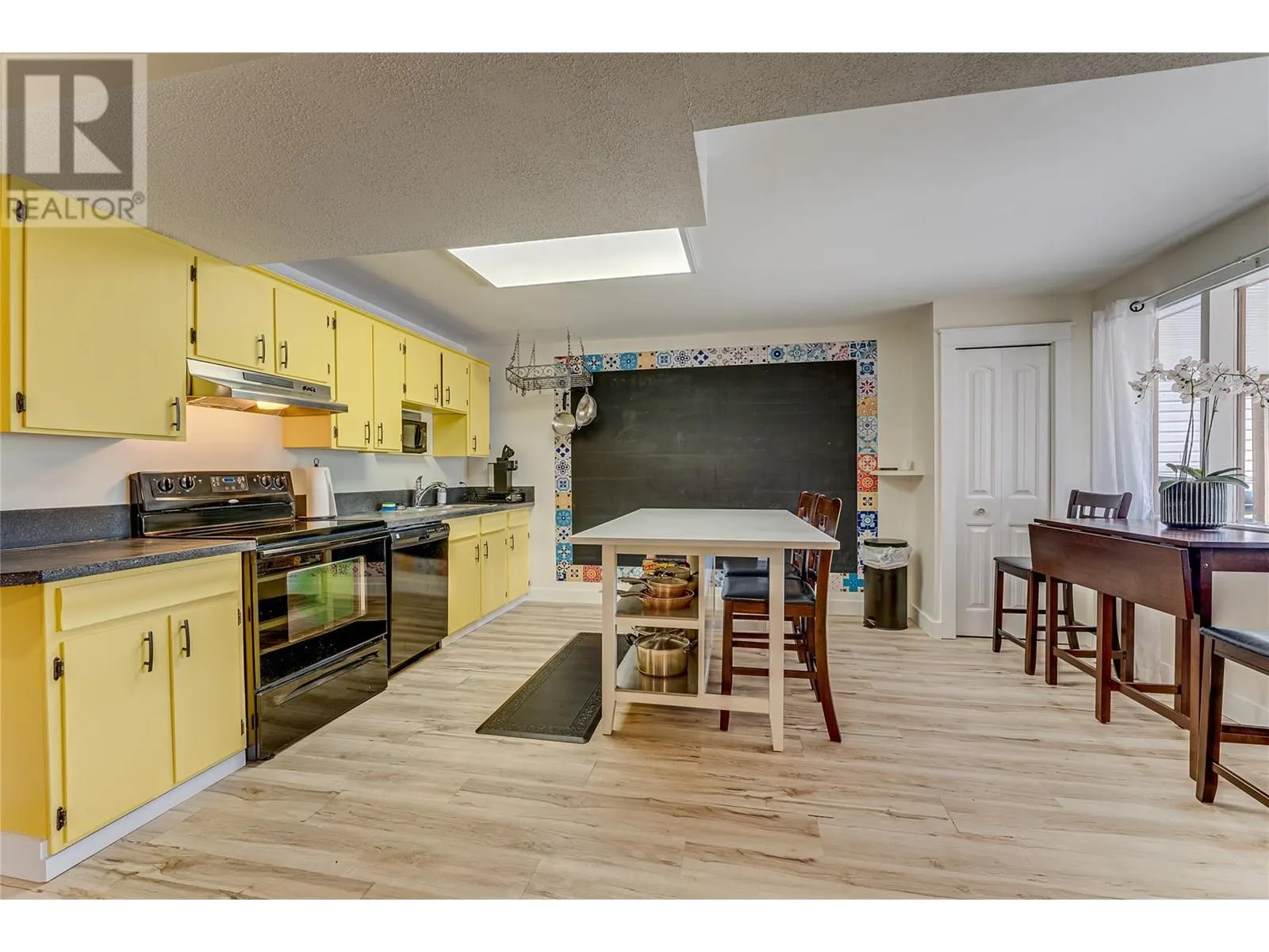 5867 Bella Vista Road