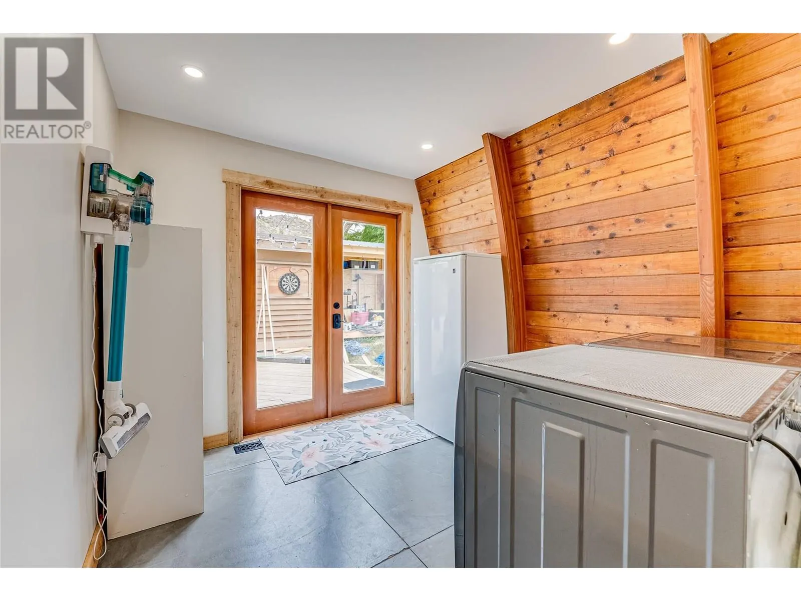 5867 Bella Vista Road