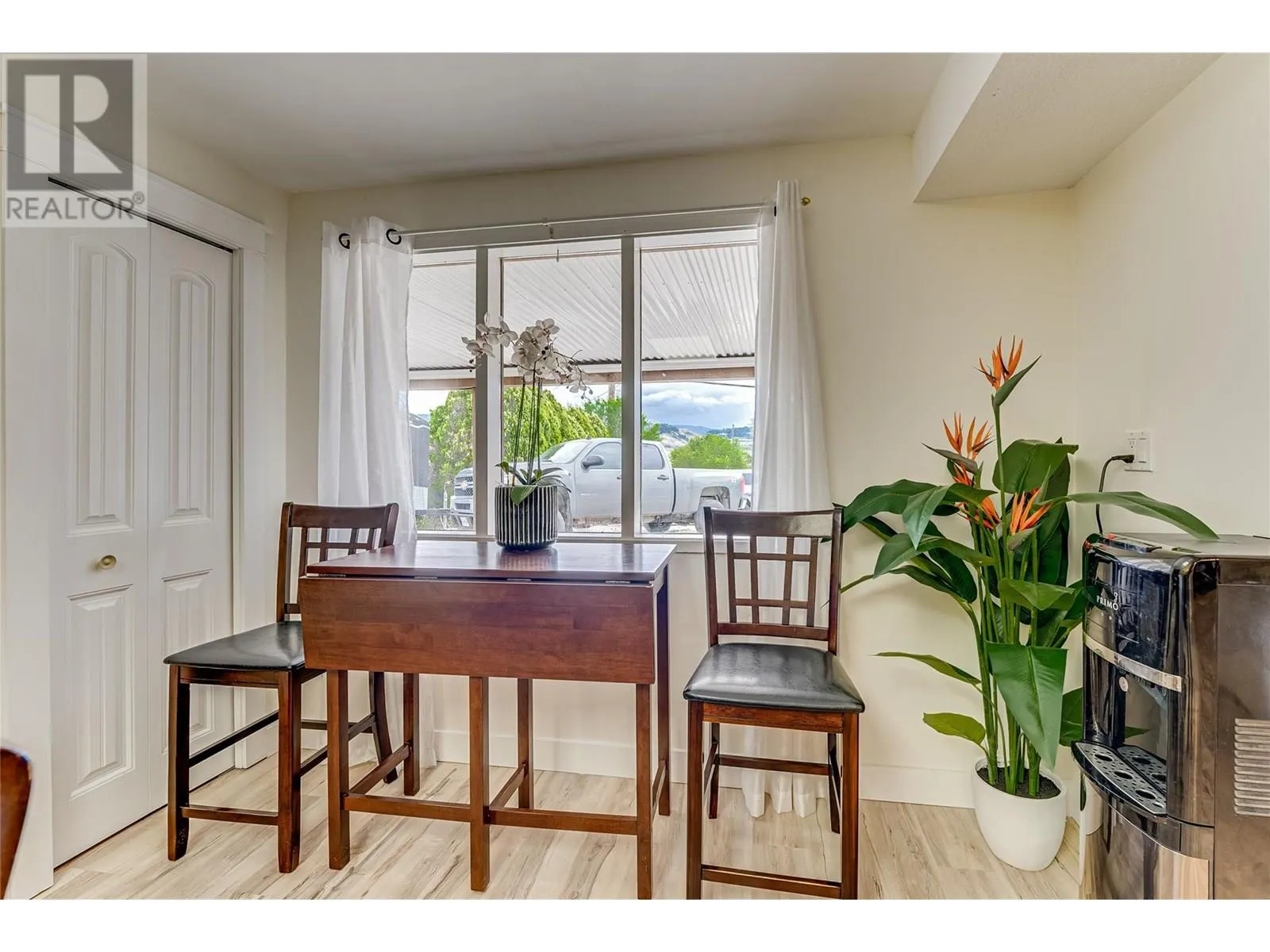 5867 Bella Vista Road