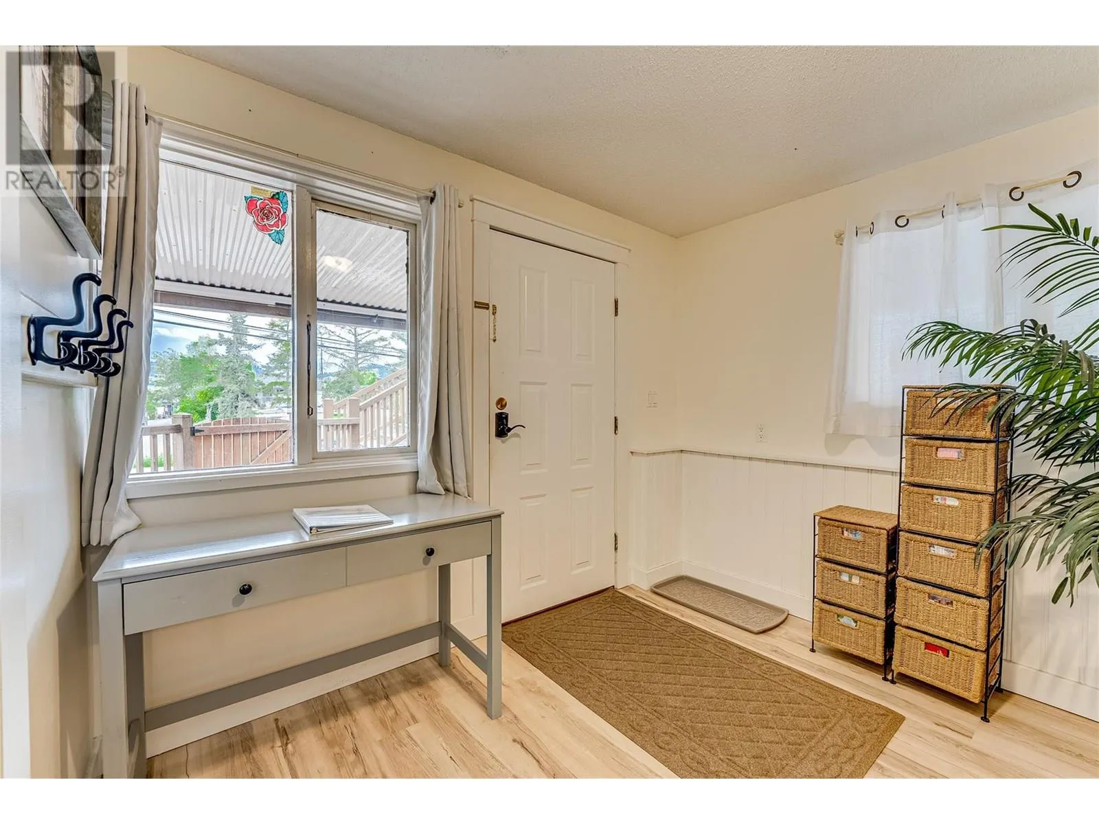 5867 Bella Vista Road