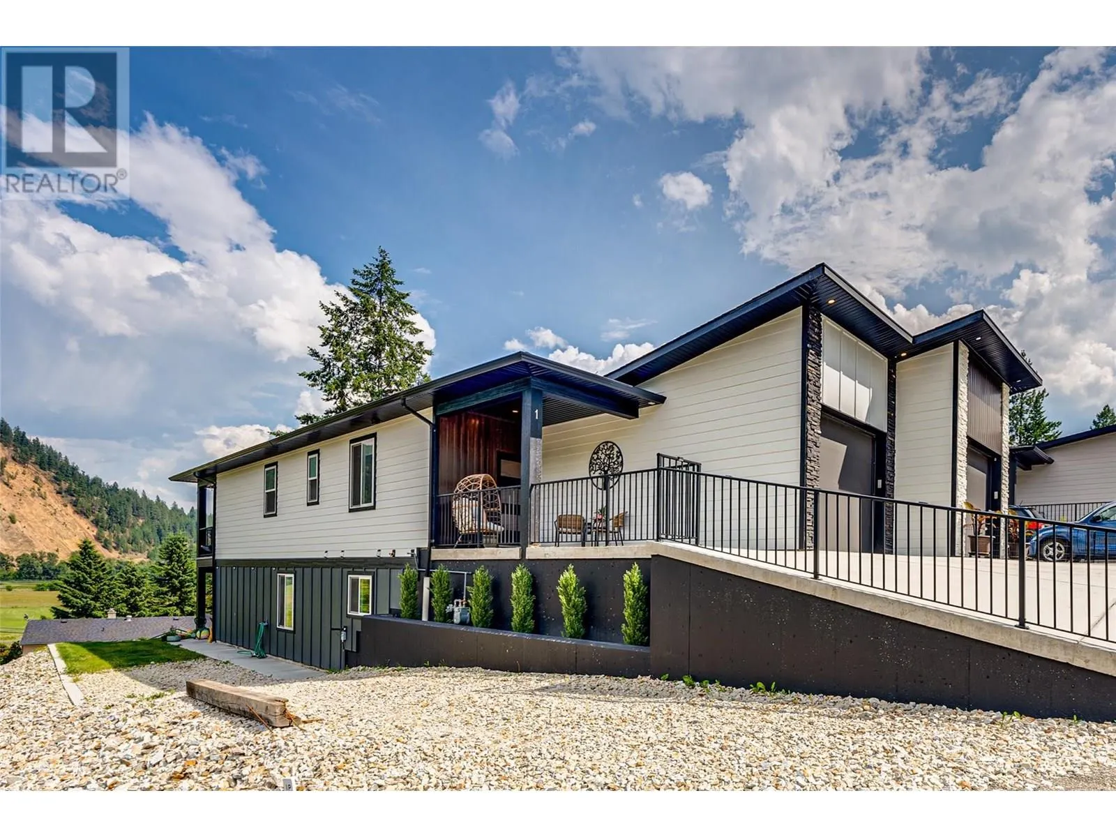 2508 Shuswap Avenue Unit# 1