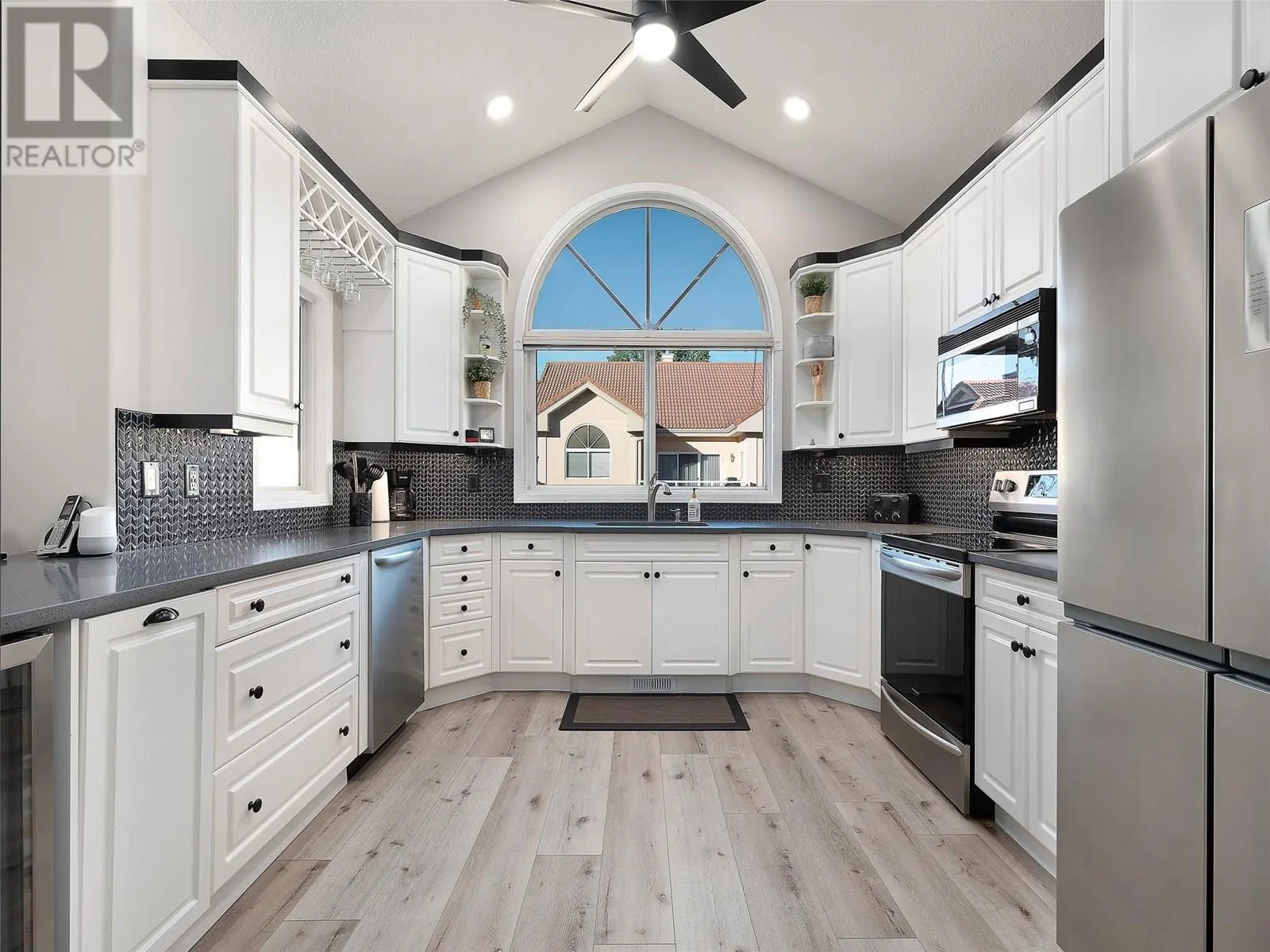 7701 Okanagan Landing Road Unit# 4