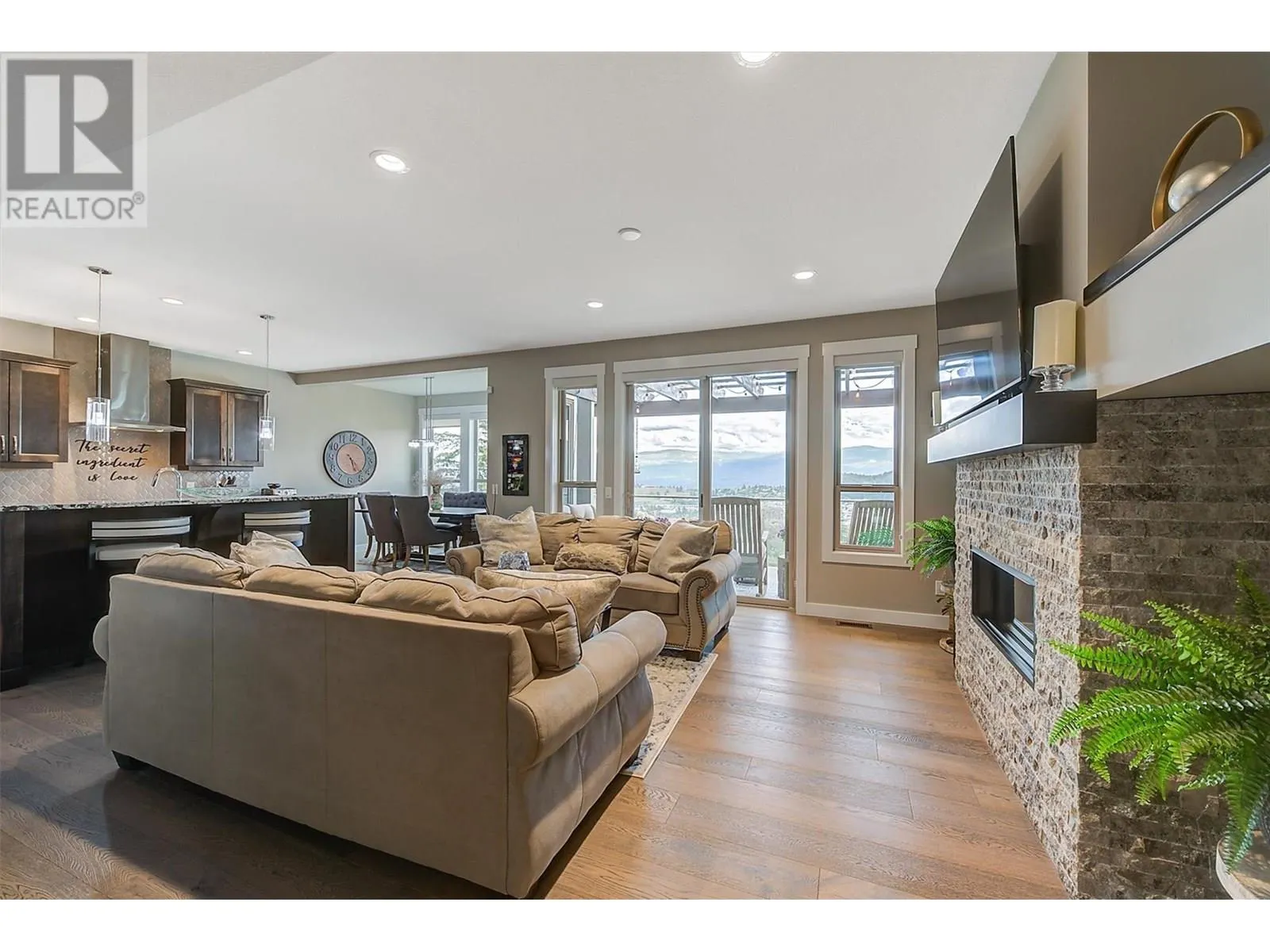 1870 Rosealee Lane Unit# 17