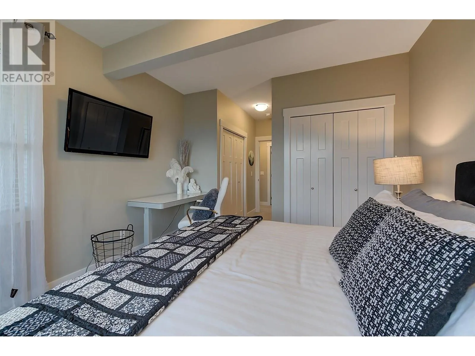 1870 Rosealee Lane Unit# 17