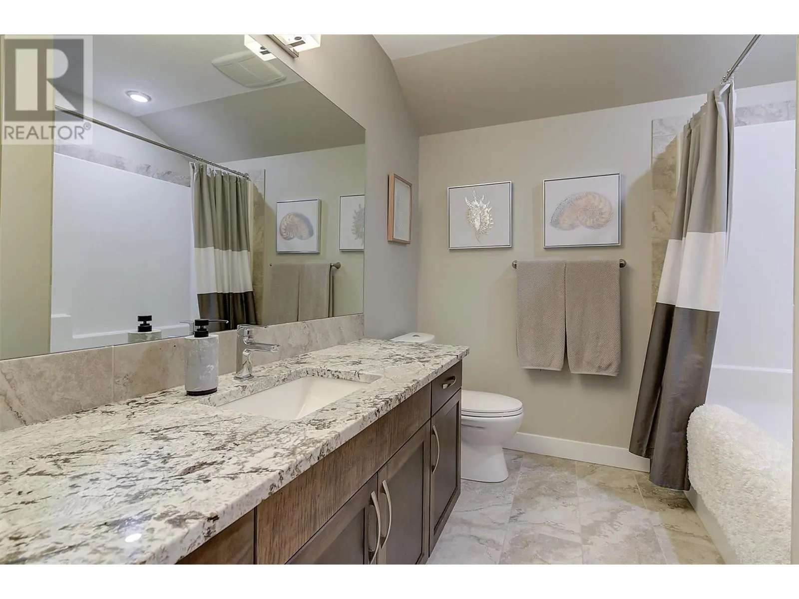 1870 Rosealee Lane Unit# 17