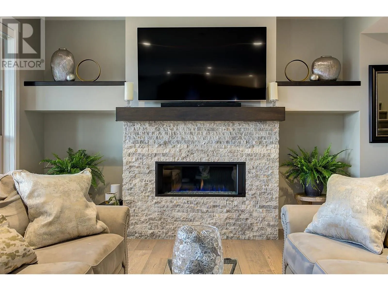 1870 Rosealee Lane Unit# 17