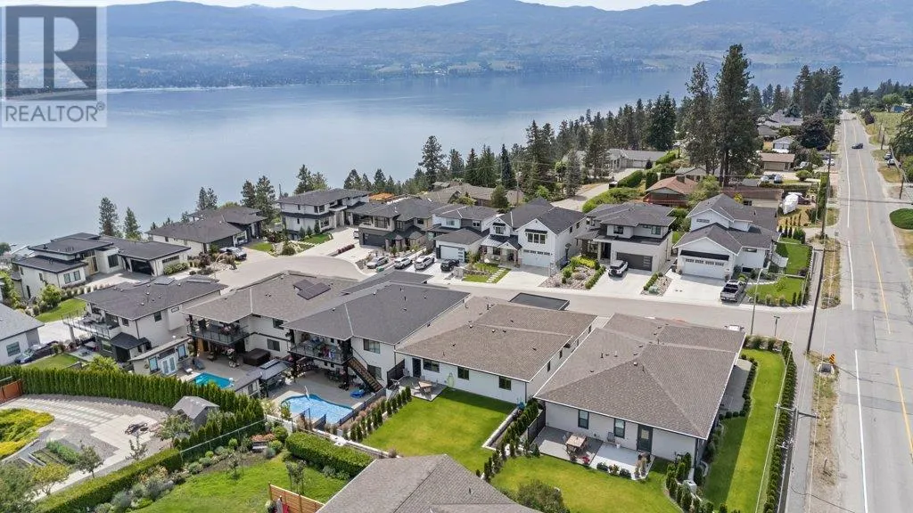 712 Lake Court