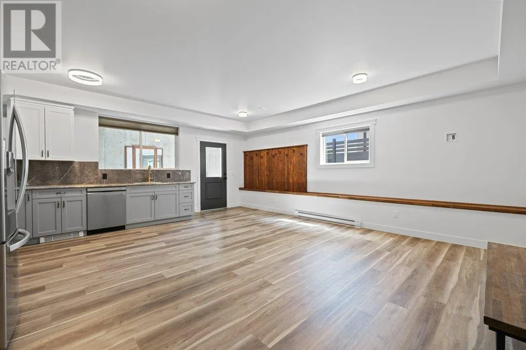 712 Lake Court
