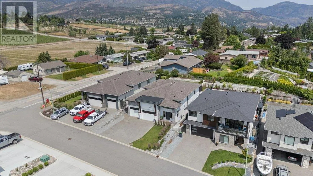 712 Lake Court