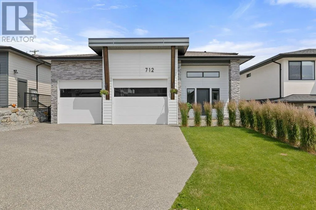 712 Lake Court