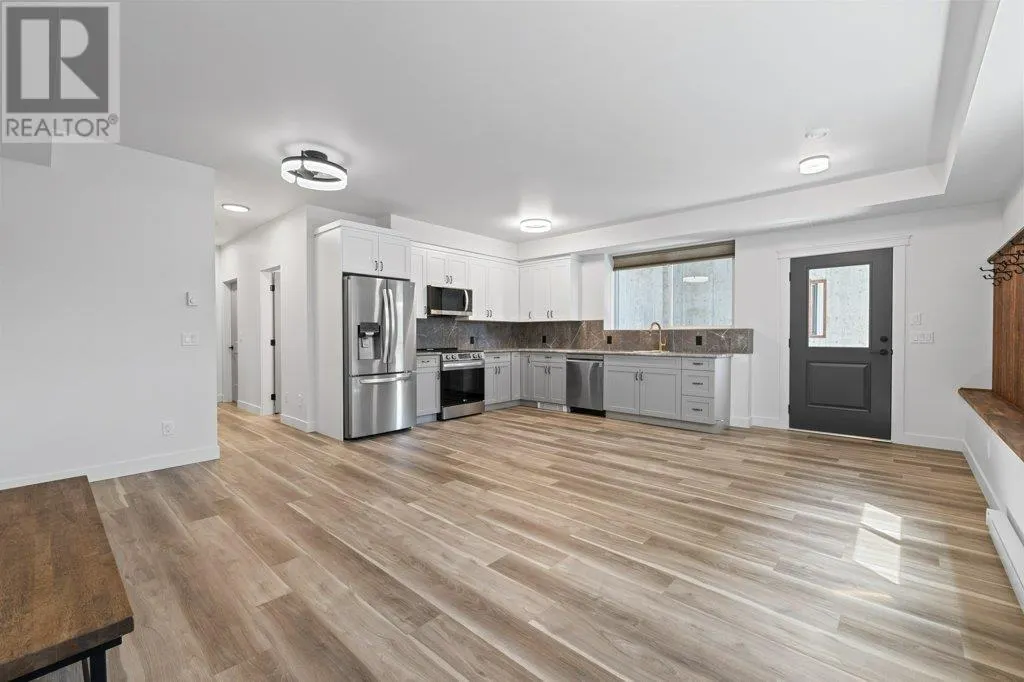 712 Lake Court