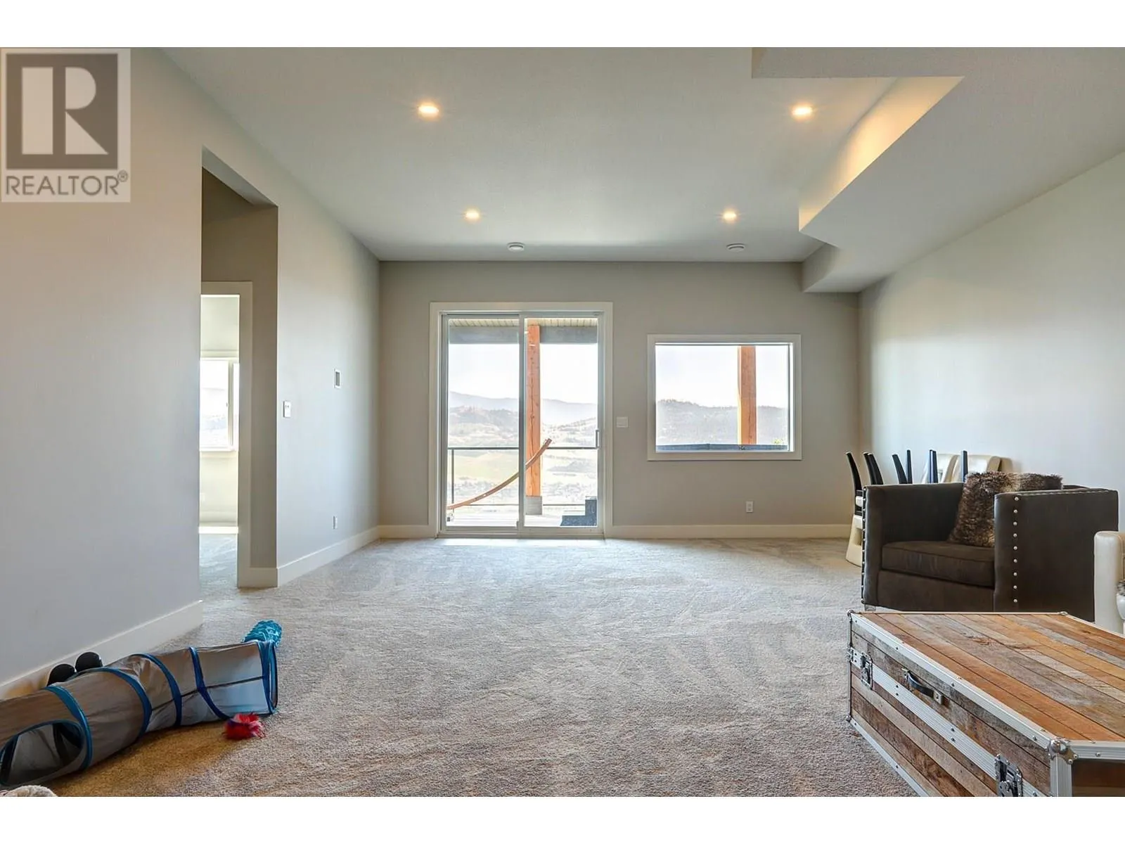7716 Okanagan Hills Boulevard Unit# 2