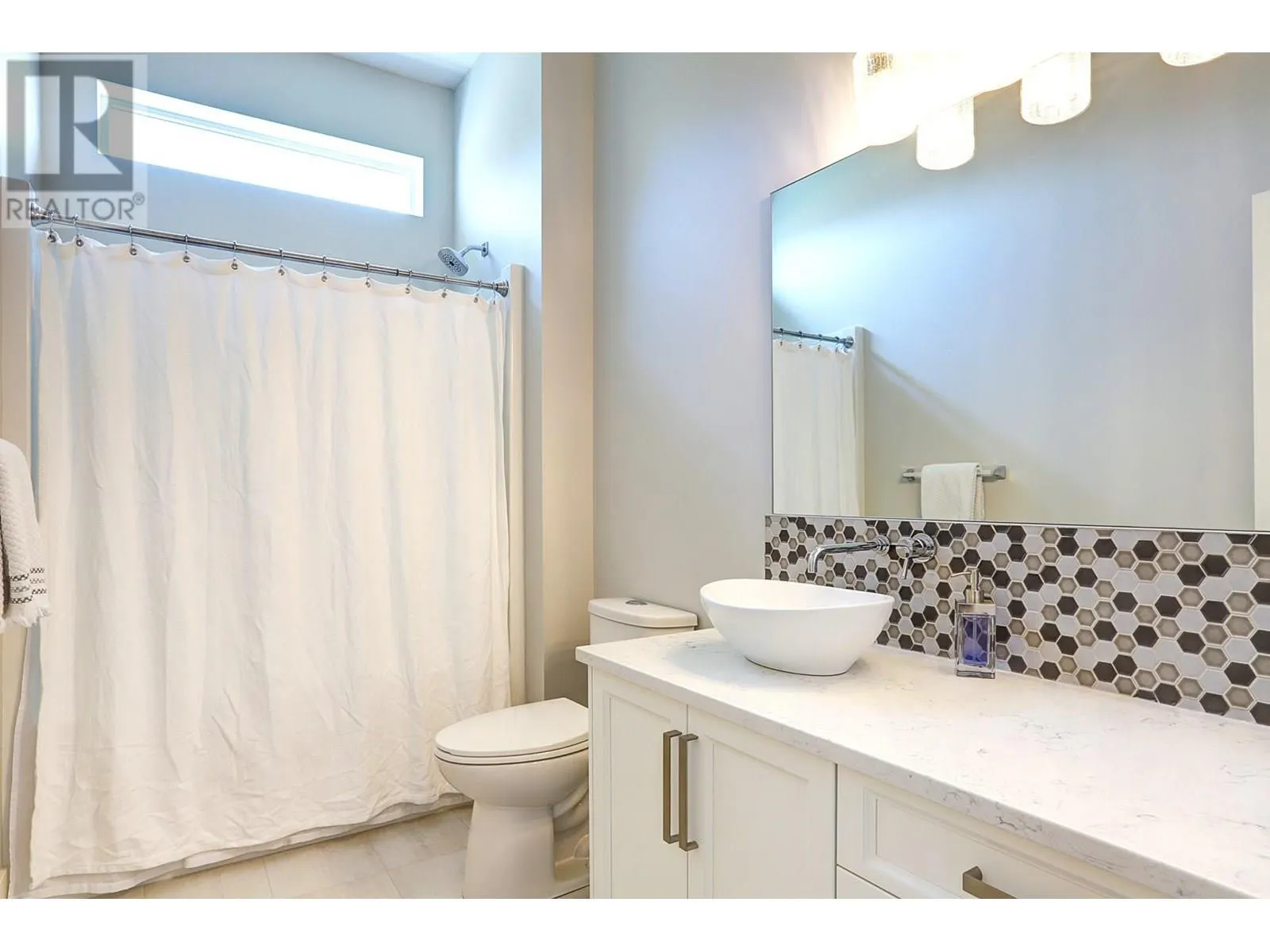 7716 Okanagan Hills Boulevard Unit# 2
