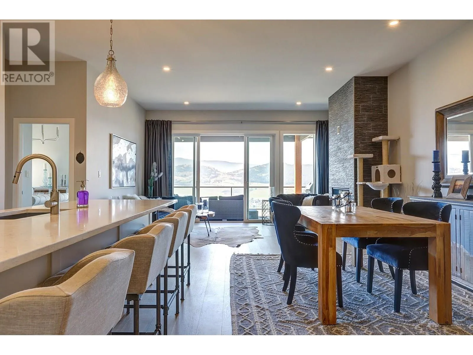 7716 Okanagan Hills Boulevard Unit# 2