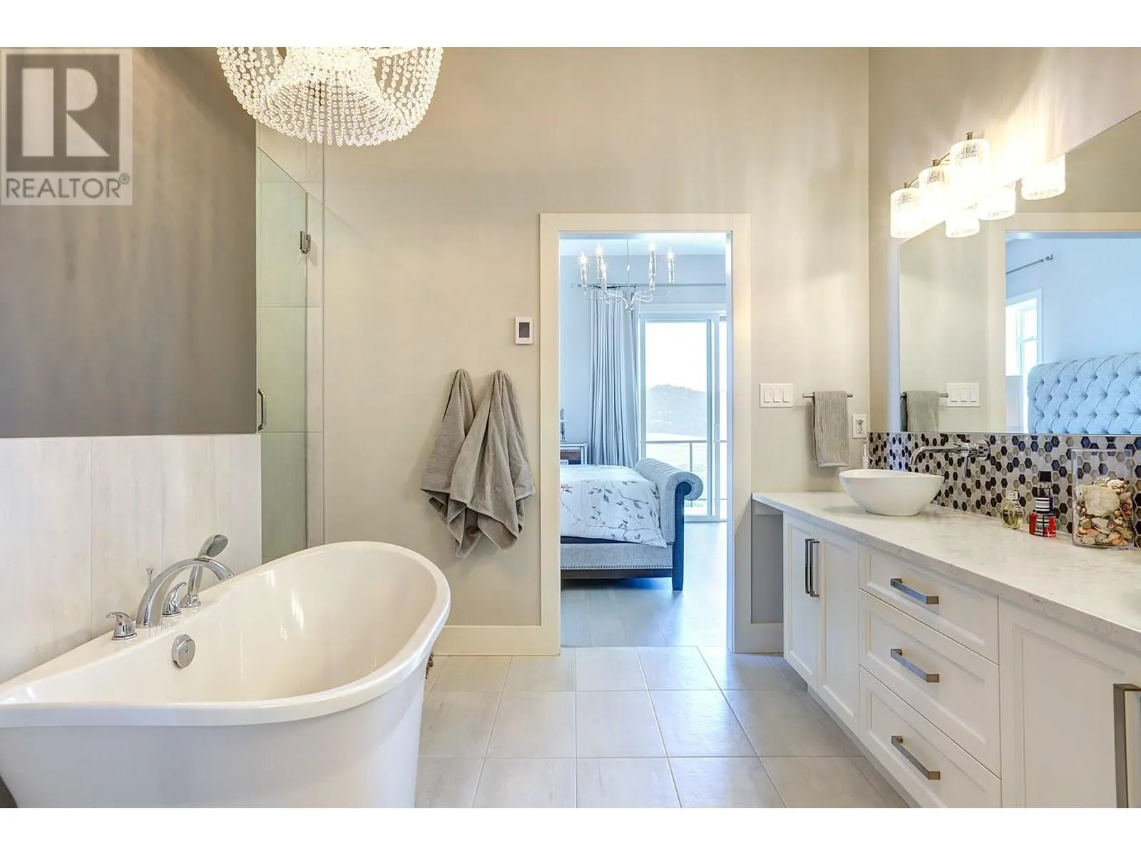 7716 Okanagan Hills Boulevard Unit# 2