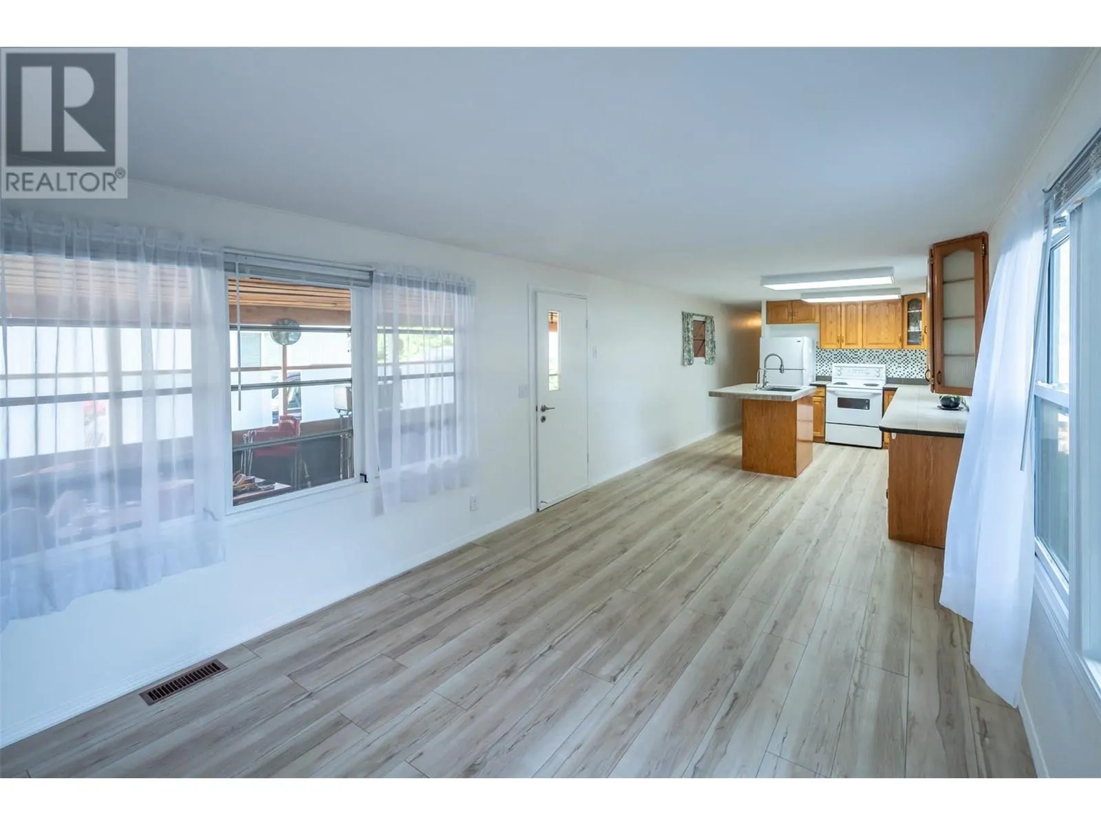 4505 McLean Creek Road Unit# E8