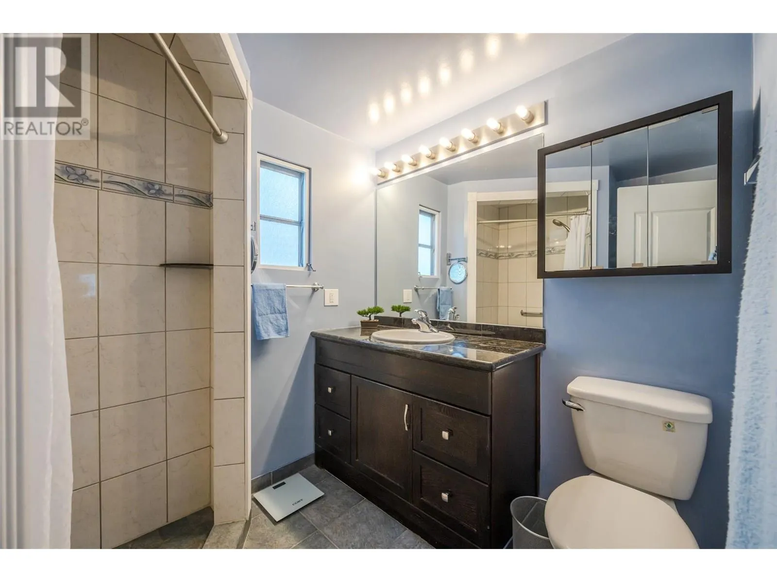 4505 McLean Creek Road Unit# E8