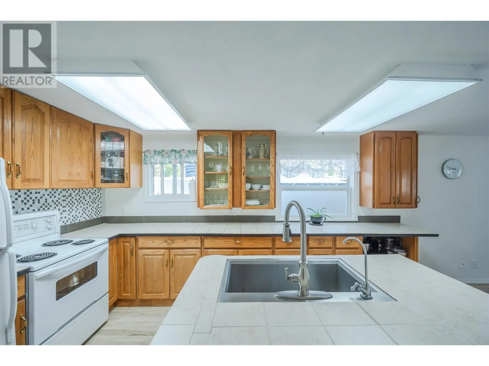4505 McLean Creek Road Unit# E8