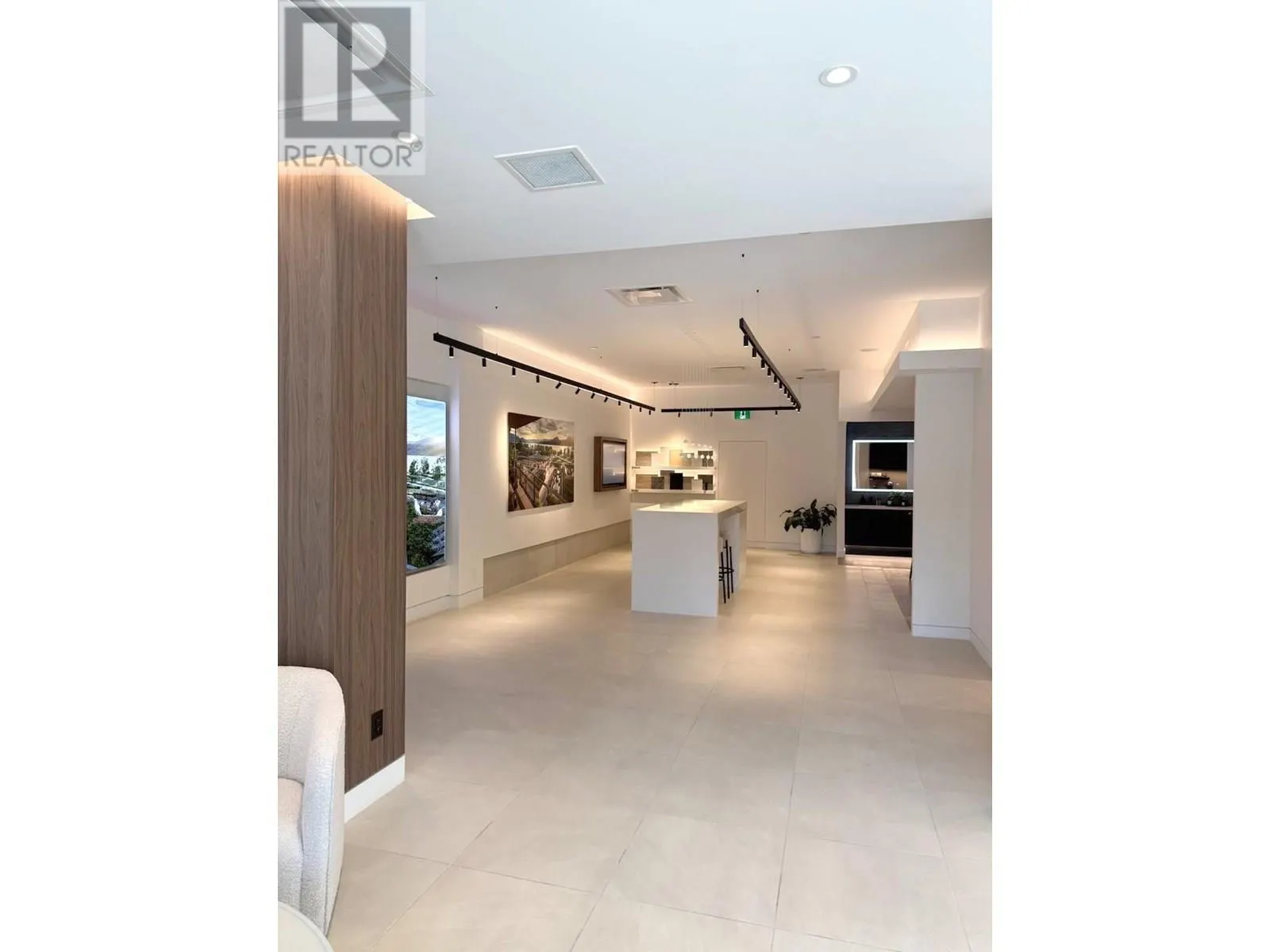 3030 Pandosy Street Unit# 102