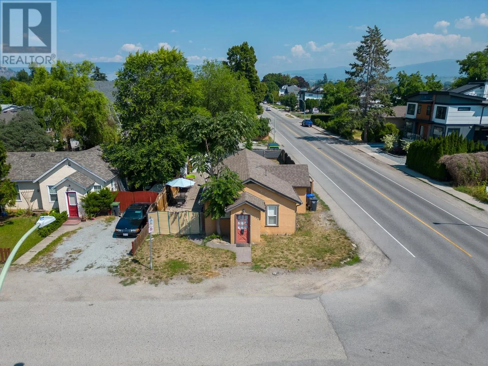 2293 Woodlawn Street