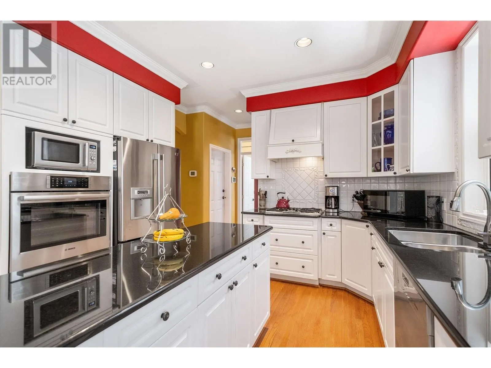 2087 Lillooet Court