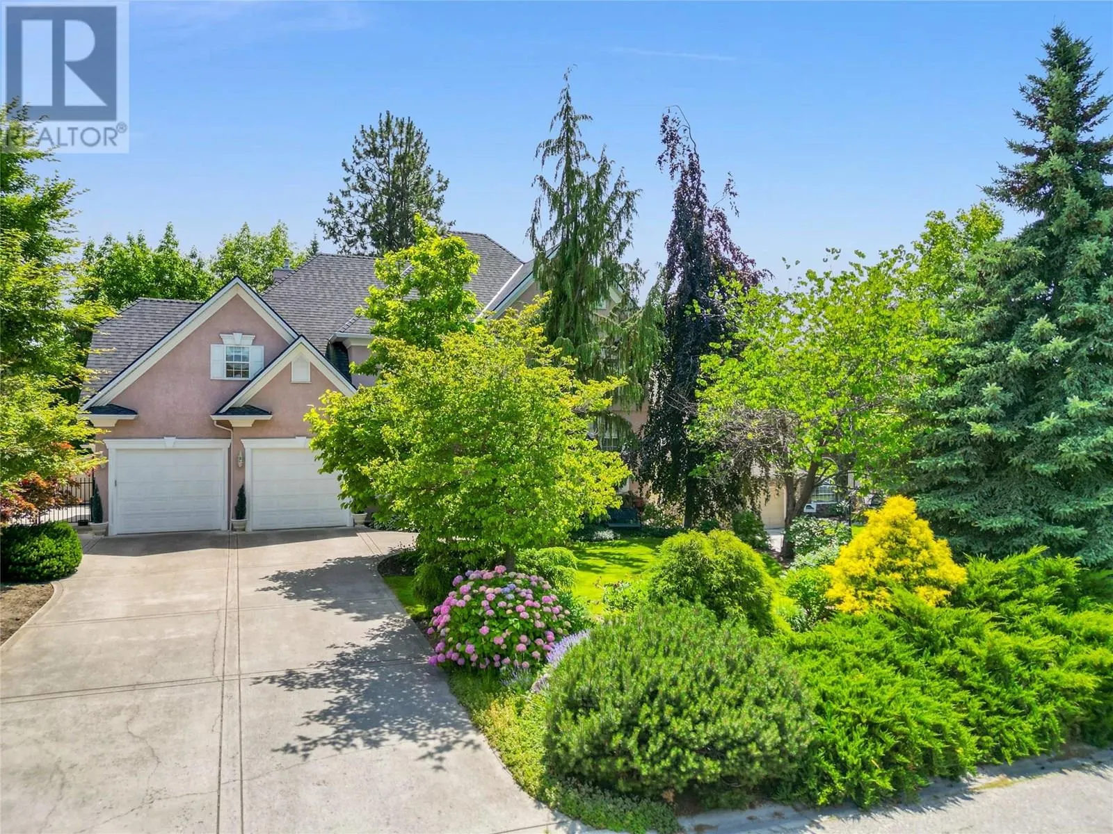 2087 Lillooet Court
