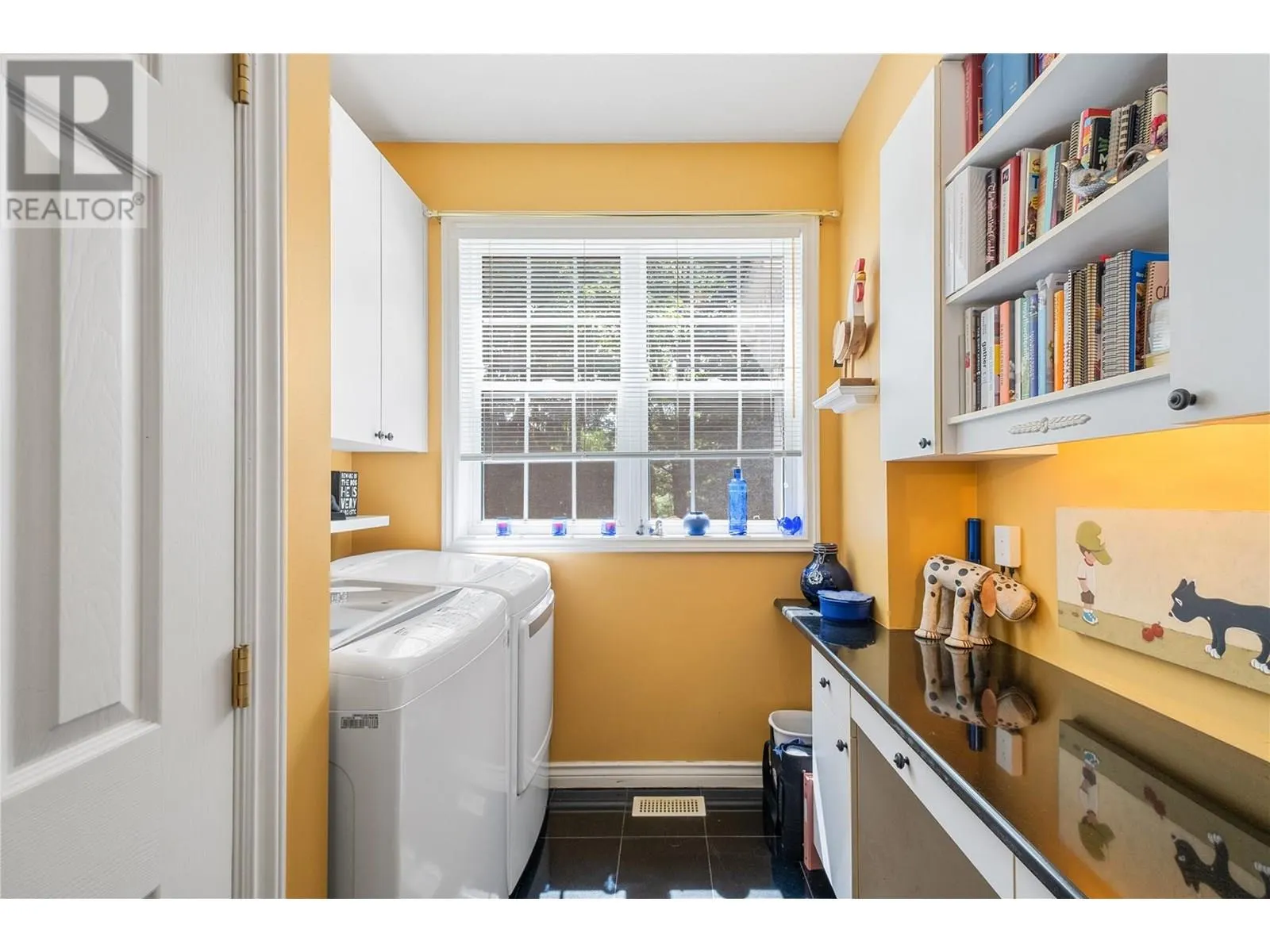 2087 Lillooet Court