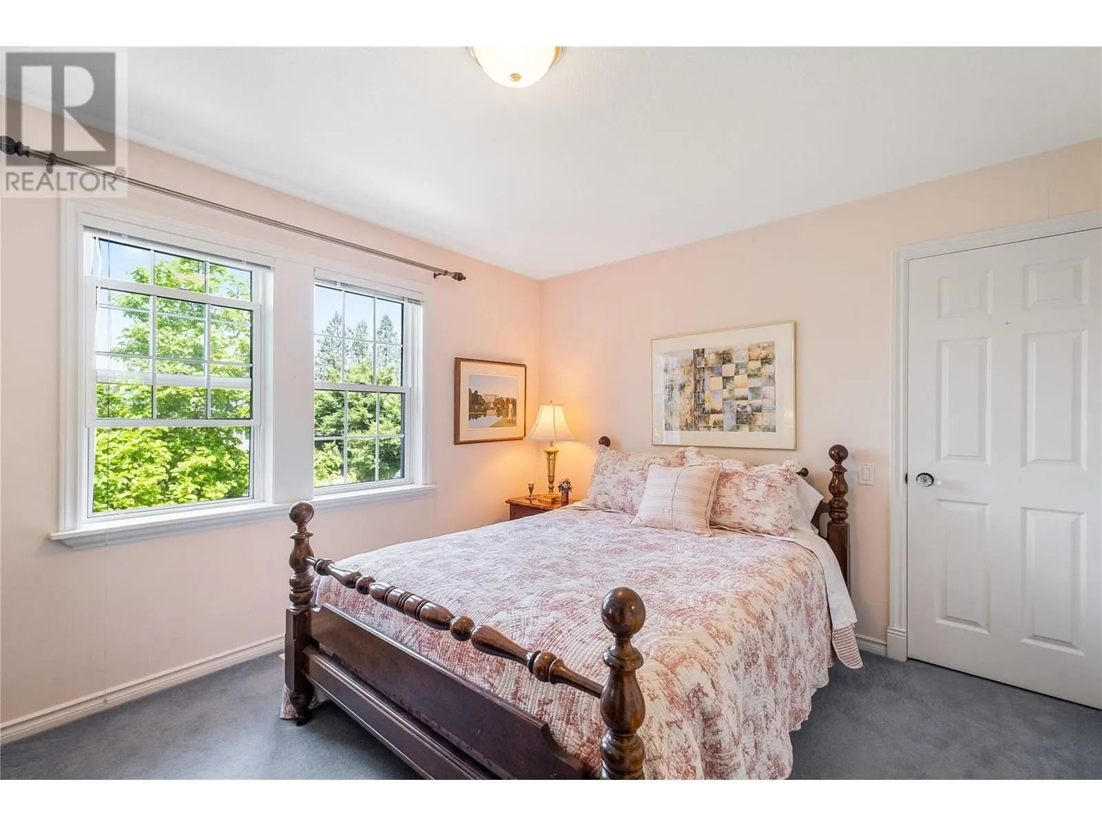 2087 Lillooet Court