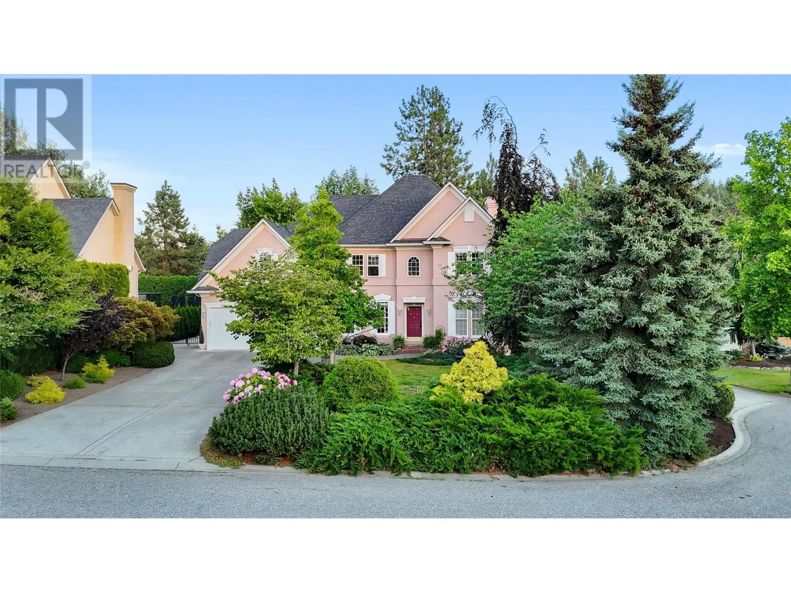 2087 Lillooet Court