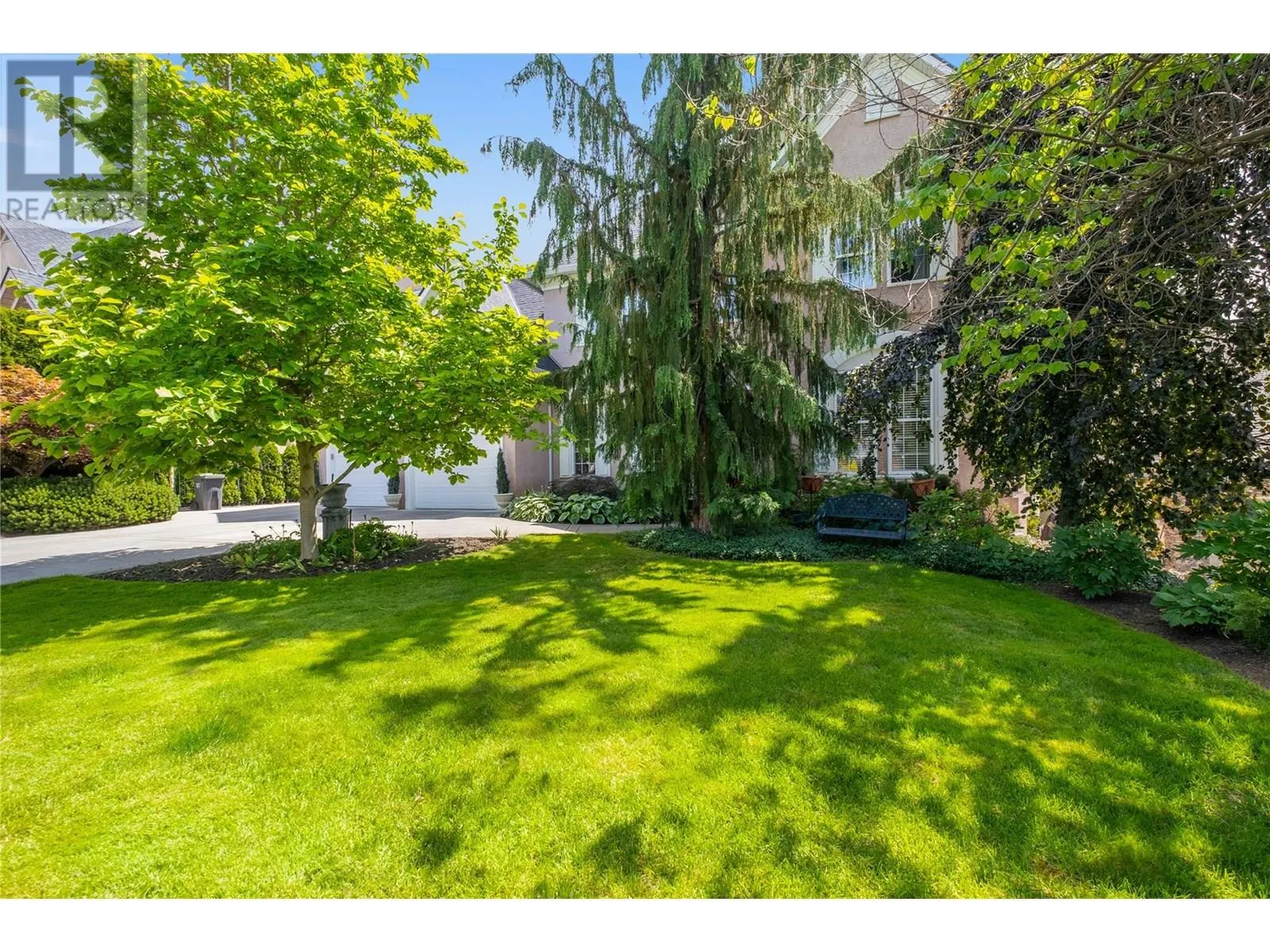 2087 Lillooet Court