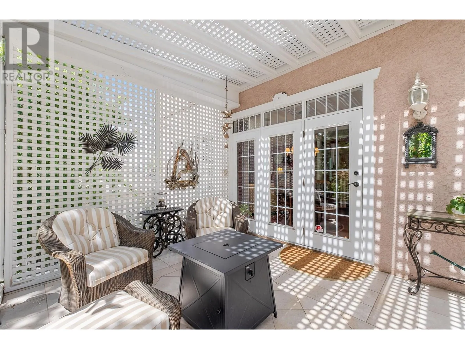 2087 Lillooet Court