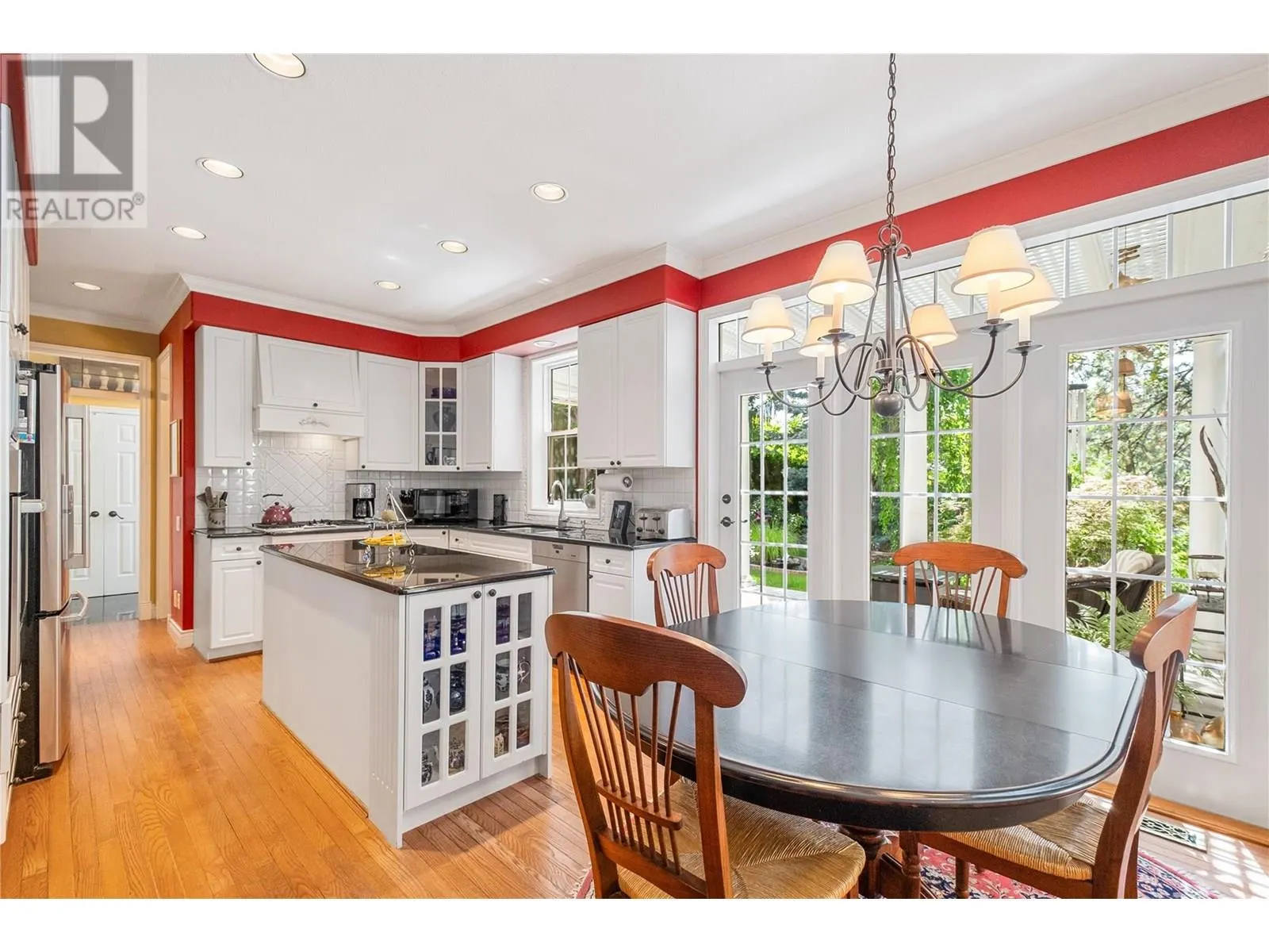 2087 Lillooet Court