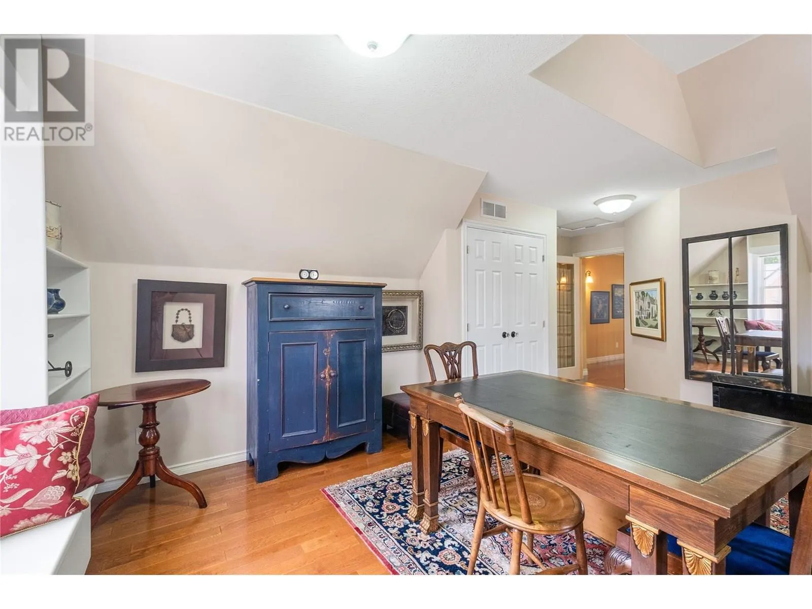 2087 Lillooet Court