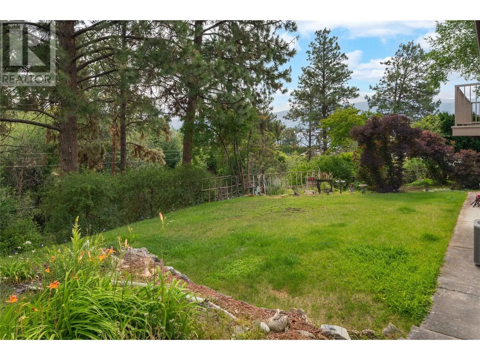 1048 ALLISON Place