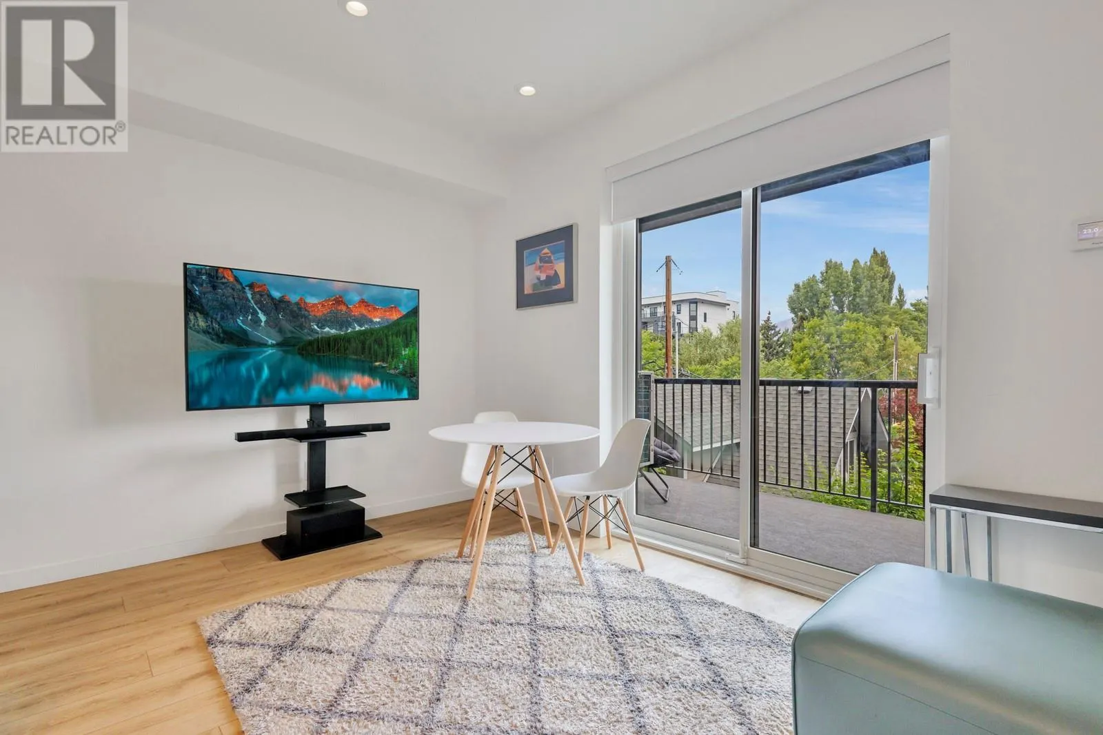 660 Cawston Avenue N Unit# 209