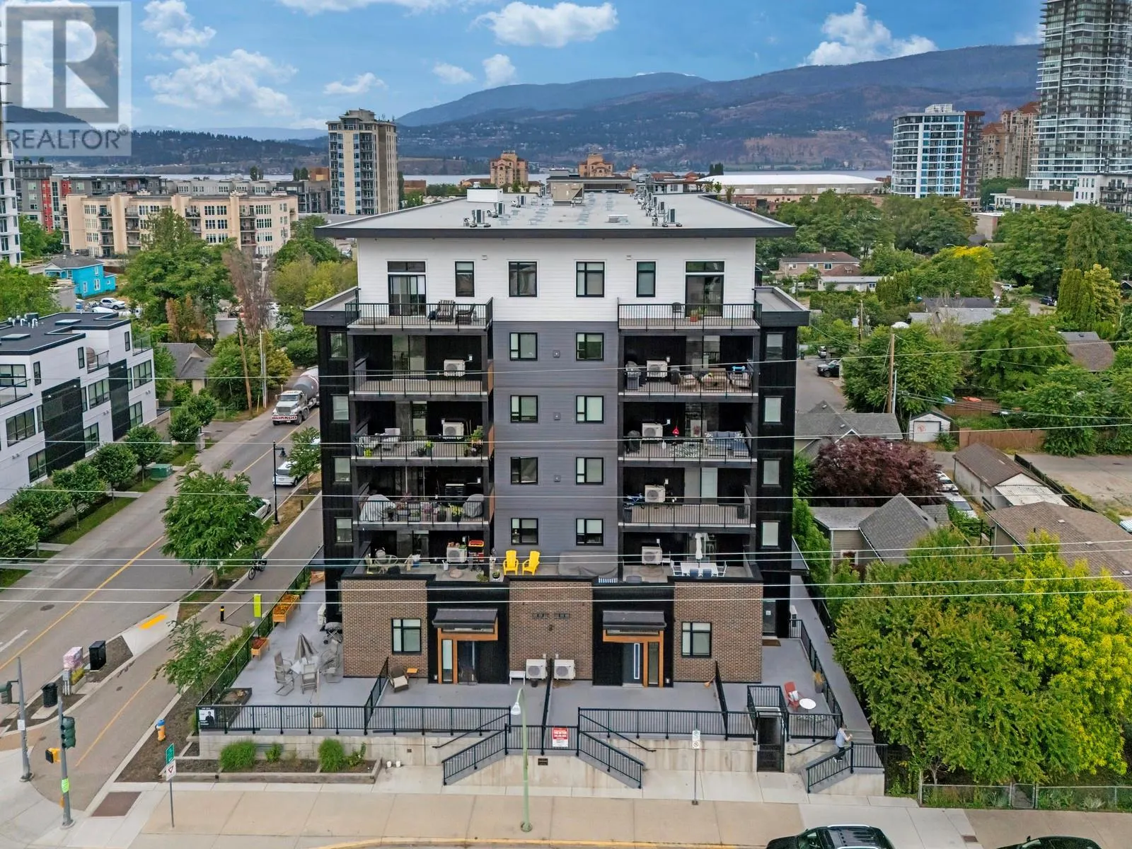 660 Cawston Avenue N Unit# 209