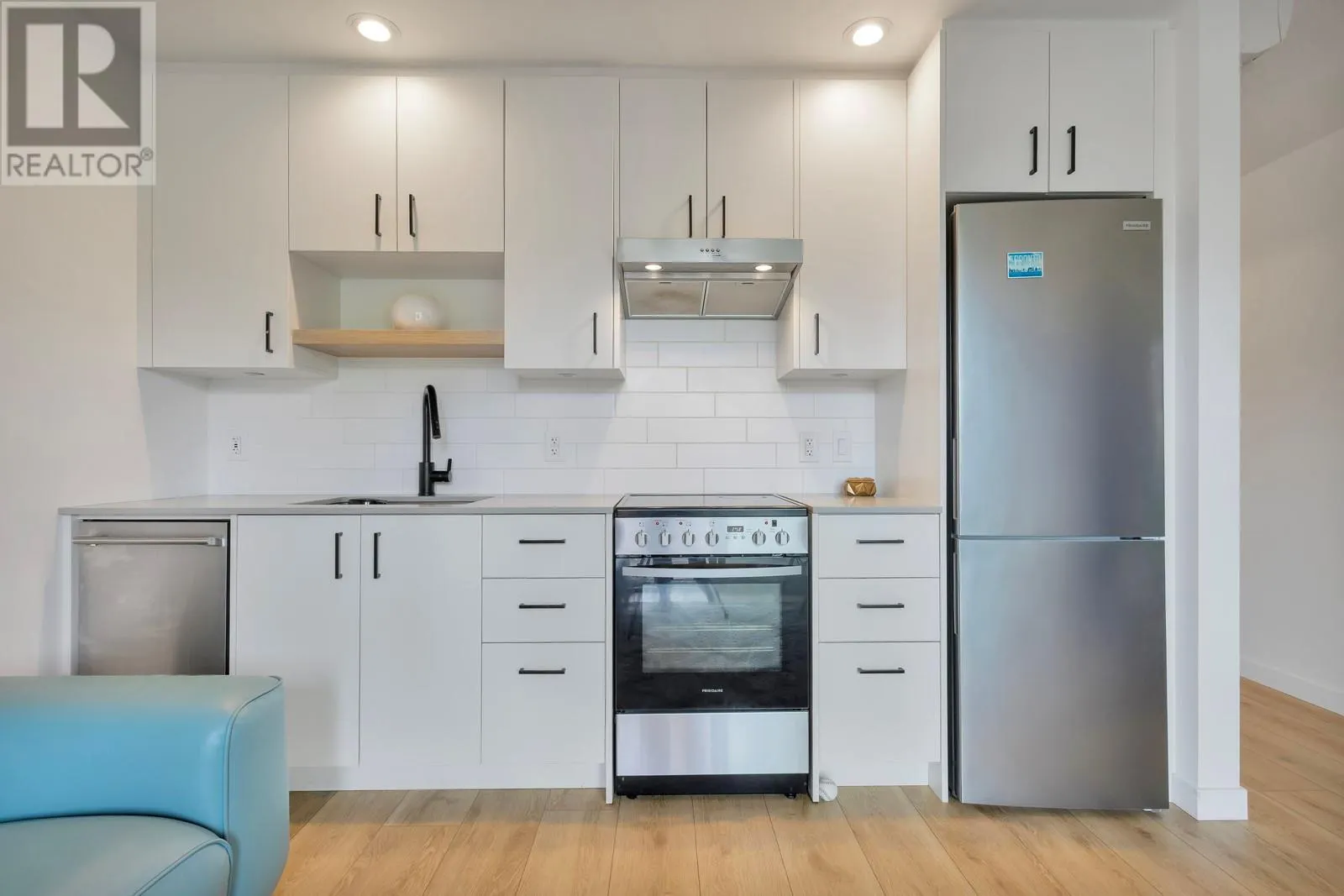 660 Cawston Avenue N Unit# 209