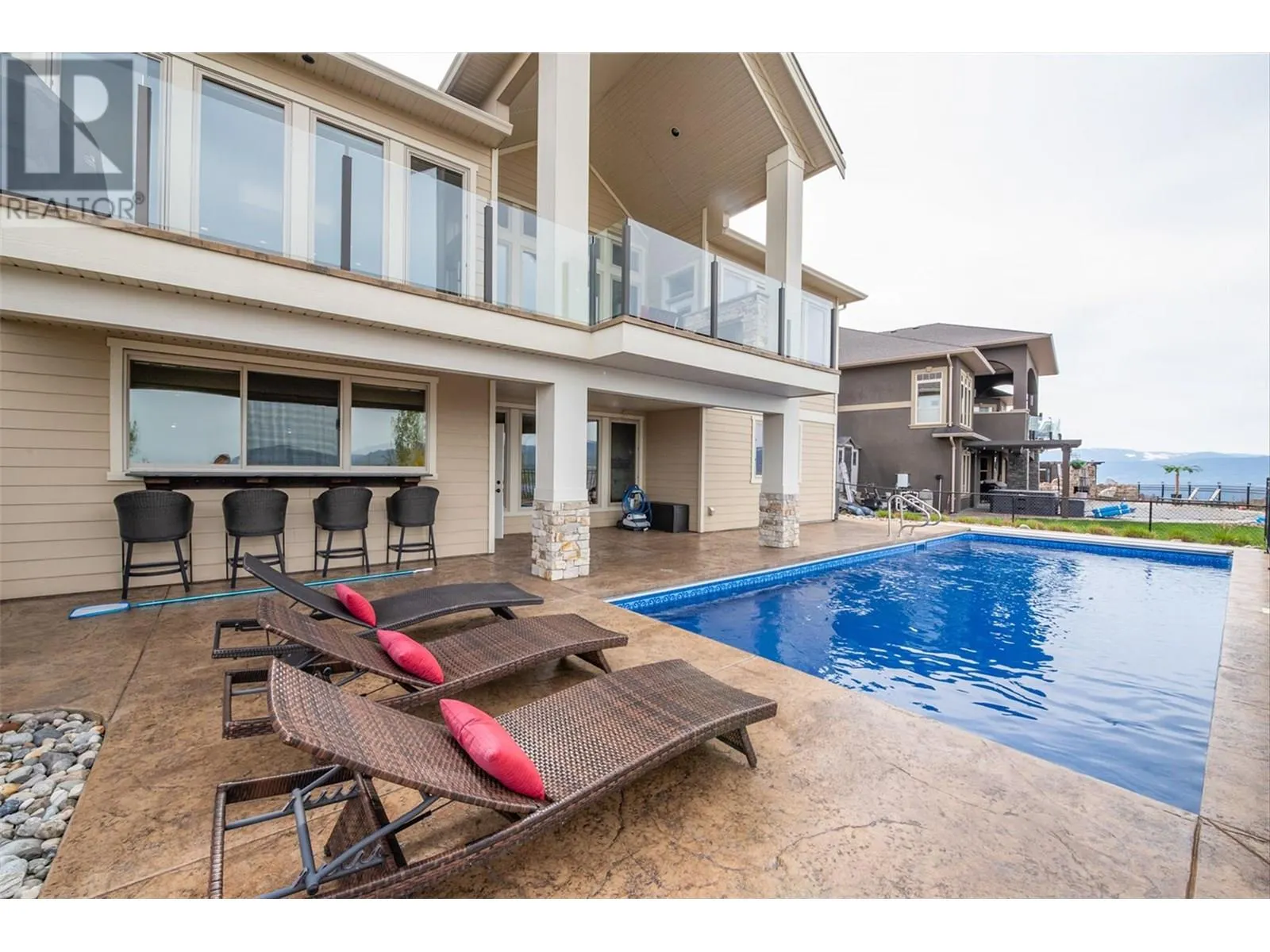 440 Lakepointe Drive
