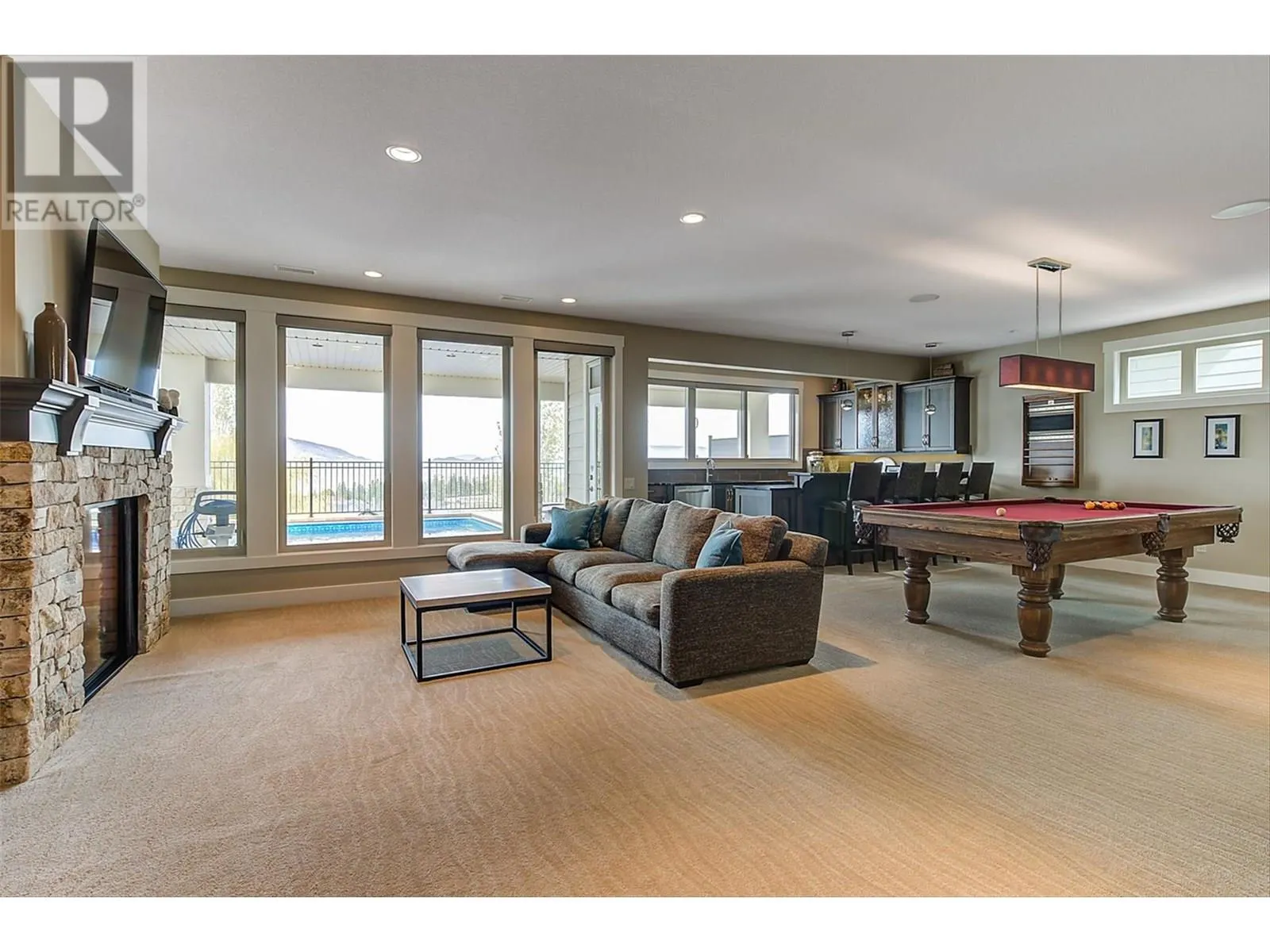 440 Lakepointe Drive