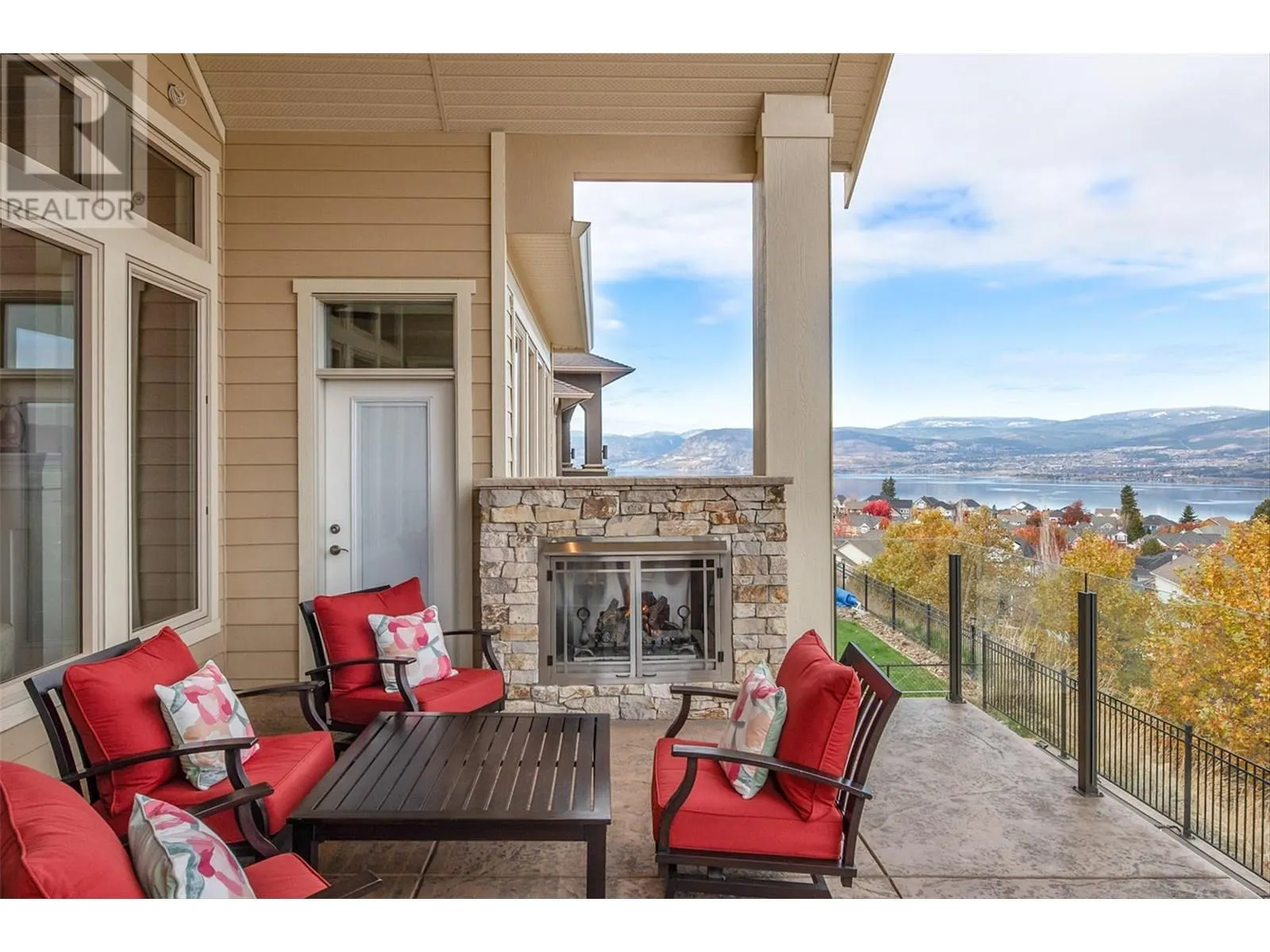 440 Lakepointe Drive