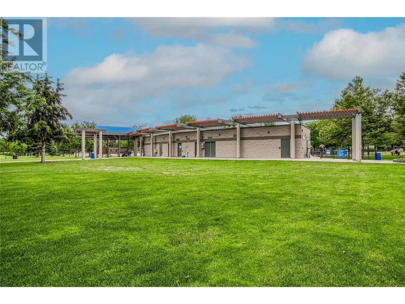 395 Franklyn Road Unit# 305