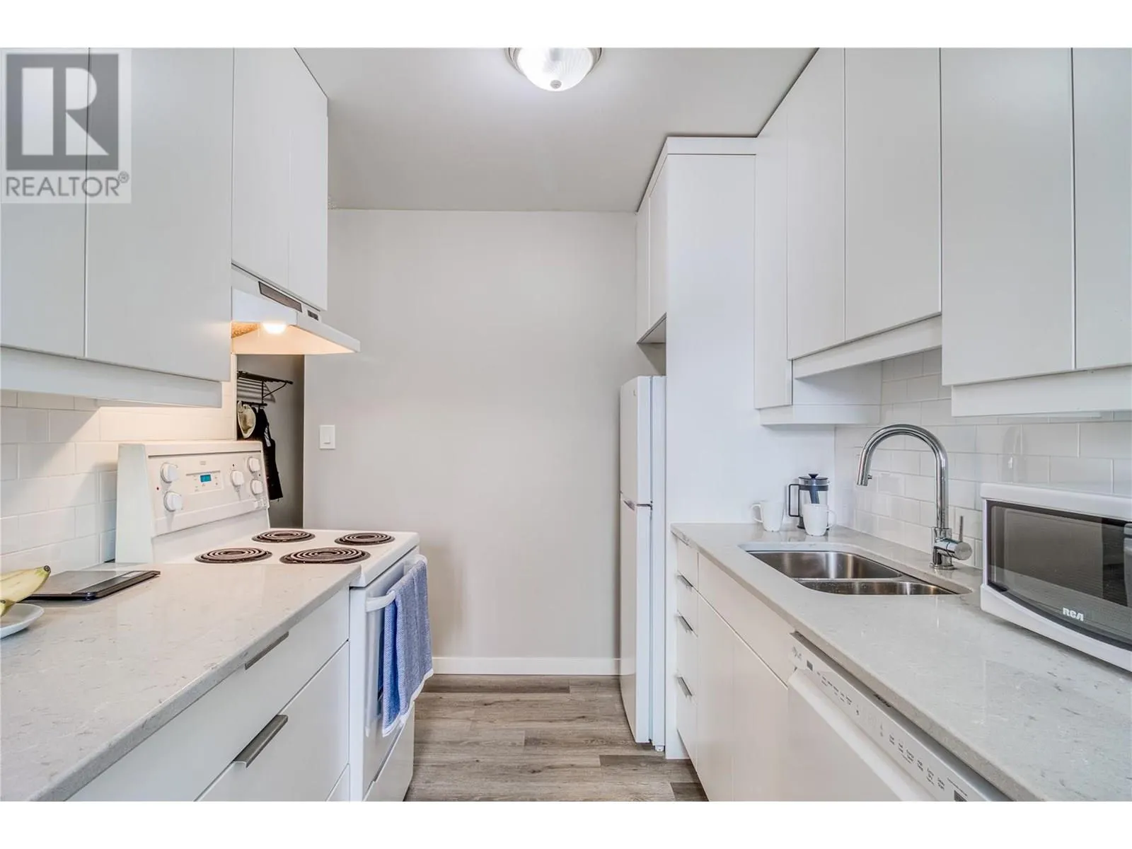 395 Franklyn Road Unit# 305
