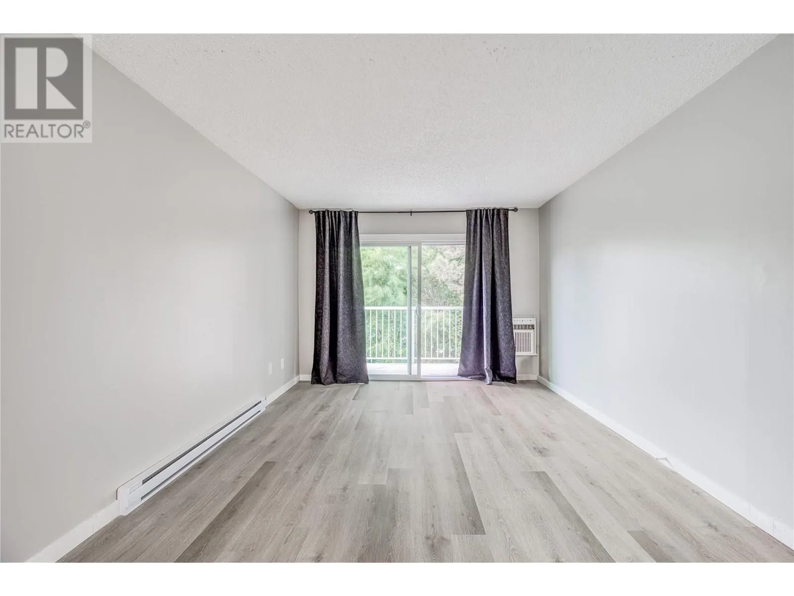 395 Franklyn Road Unit# 305
