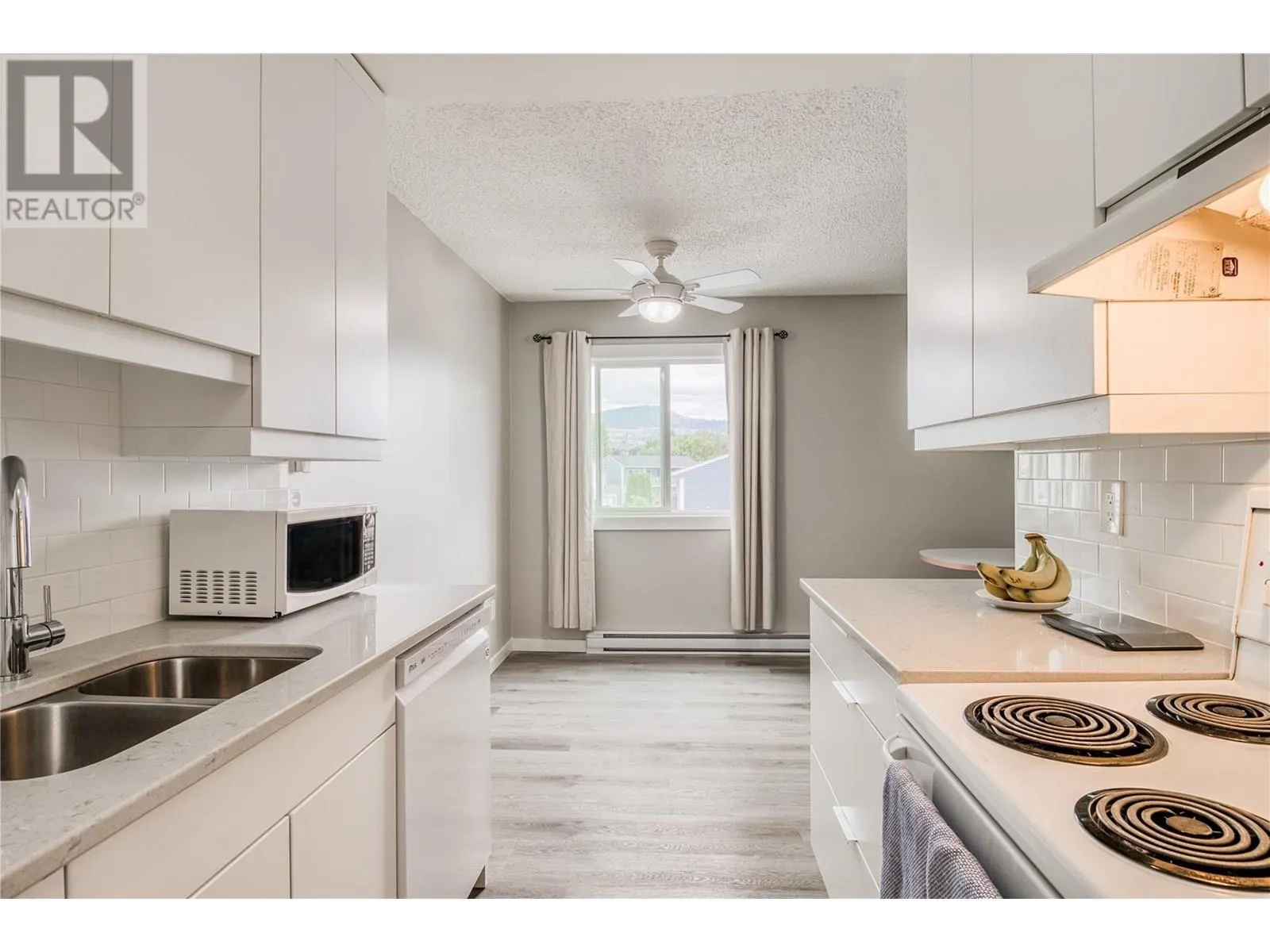 395 Franklyn Road Unit# 305