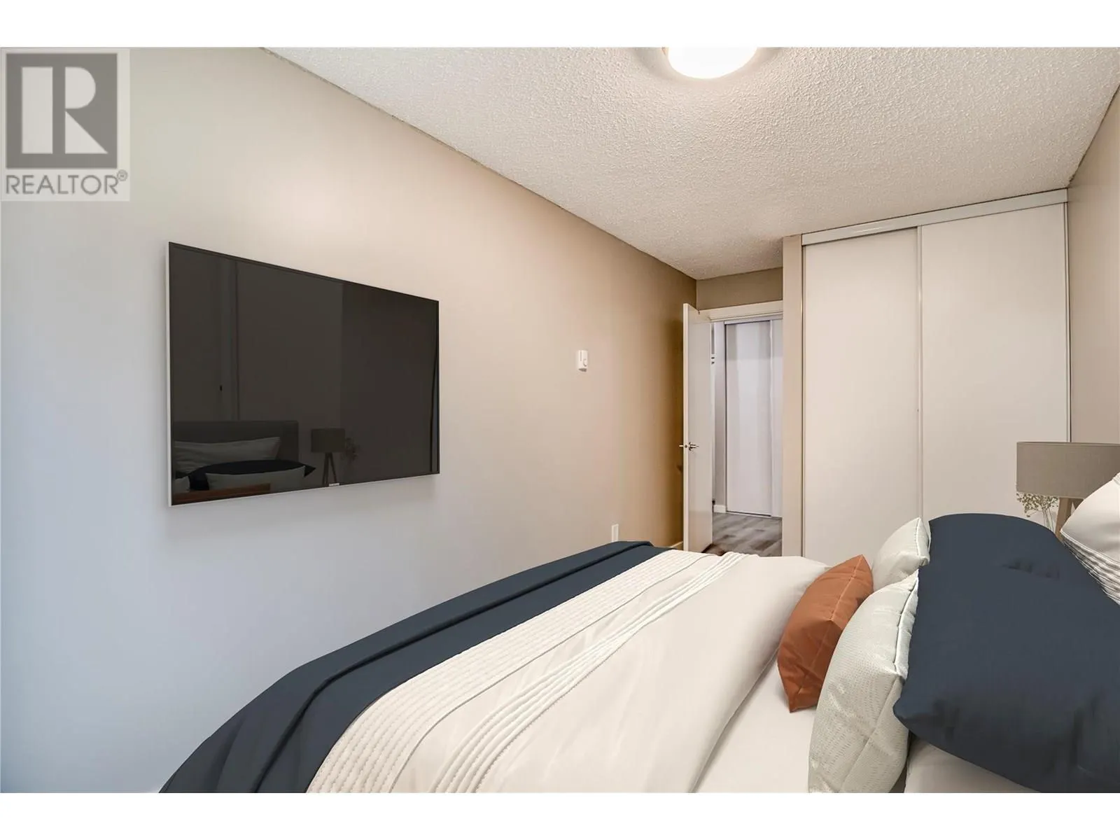 395 Franklyn Road Unit# 305